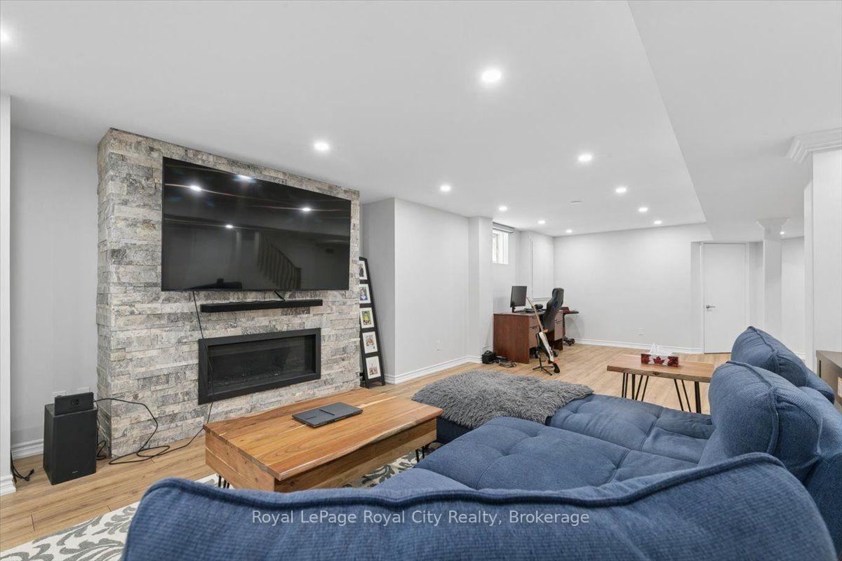 Photo 36 of 69 Summerdale Drive, Markham, Thornlea — HOMEH