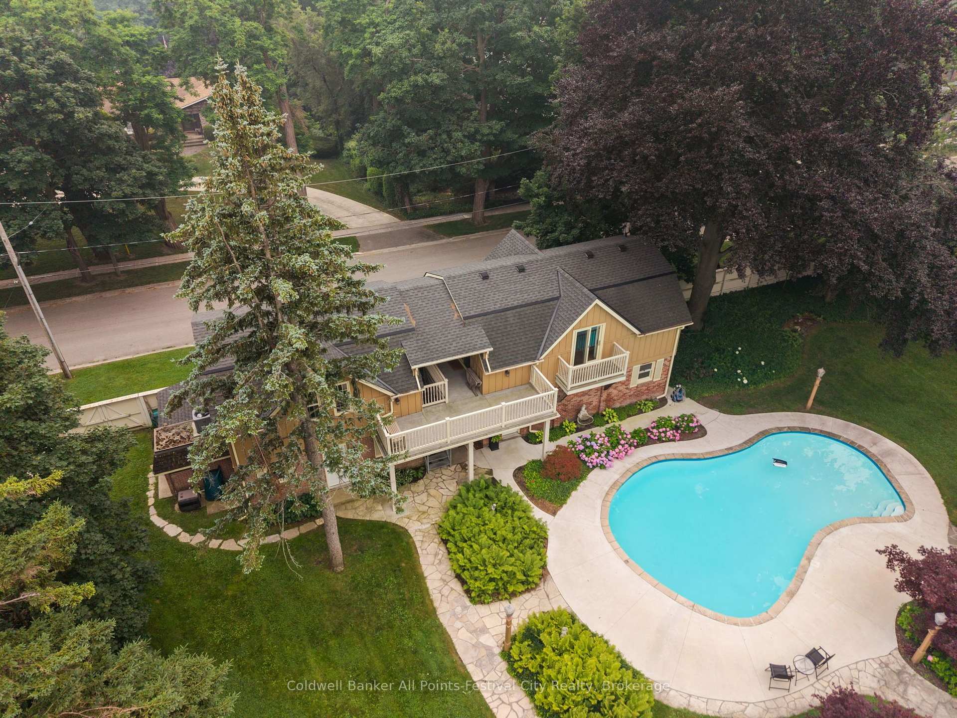 Photo 3 of Unit 400, 5 Cobourg Street, Goderich, Goderich (Town) — HOMEH