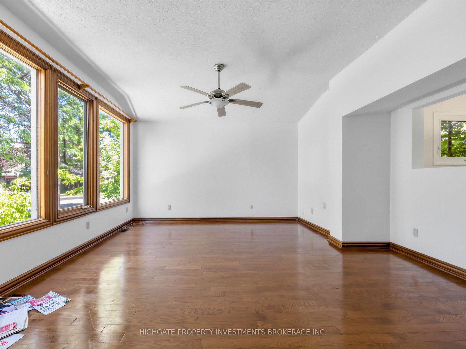 Photo 4 of 739 Edgewood Road, Pickering, Amberlea — HOMEH