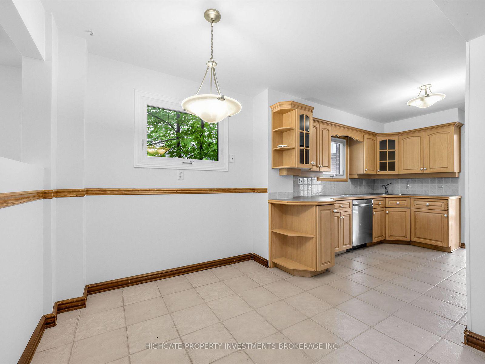 Photo 5 of 739 Edgewood Road, Pickering, Amberlea — HOMEH