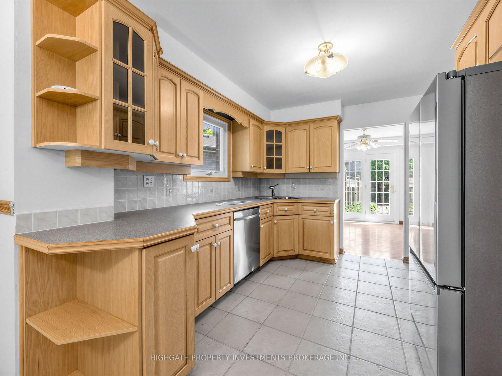 Photo 7 of 739 Edgewood Road, Pickering, Amberlea — HOMEH