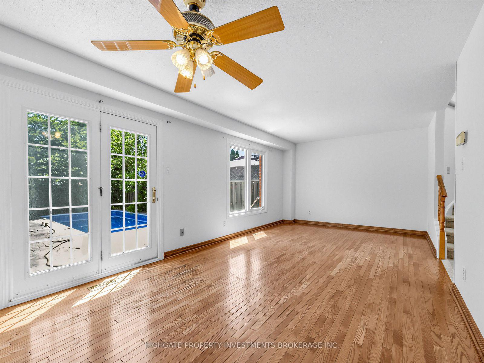 Photo 10 of 739 Edgewood Road, Pickering, Amberlea — HOMEH