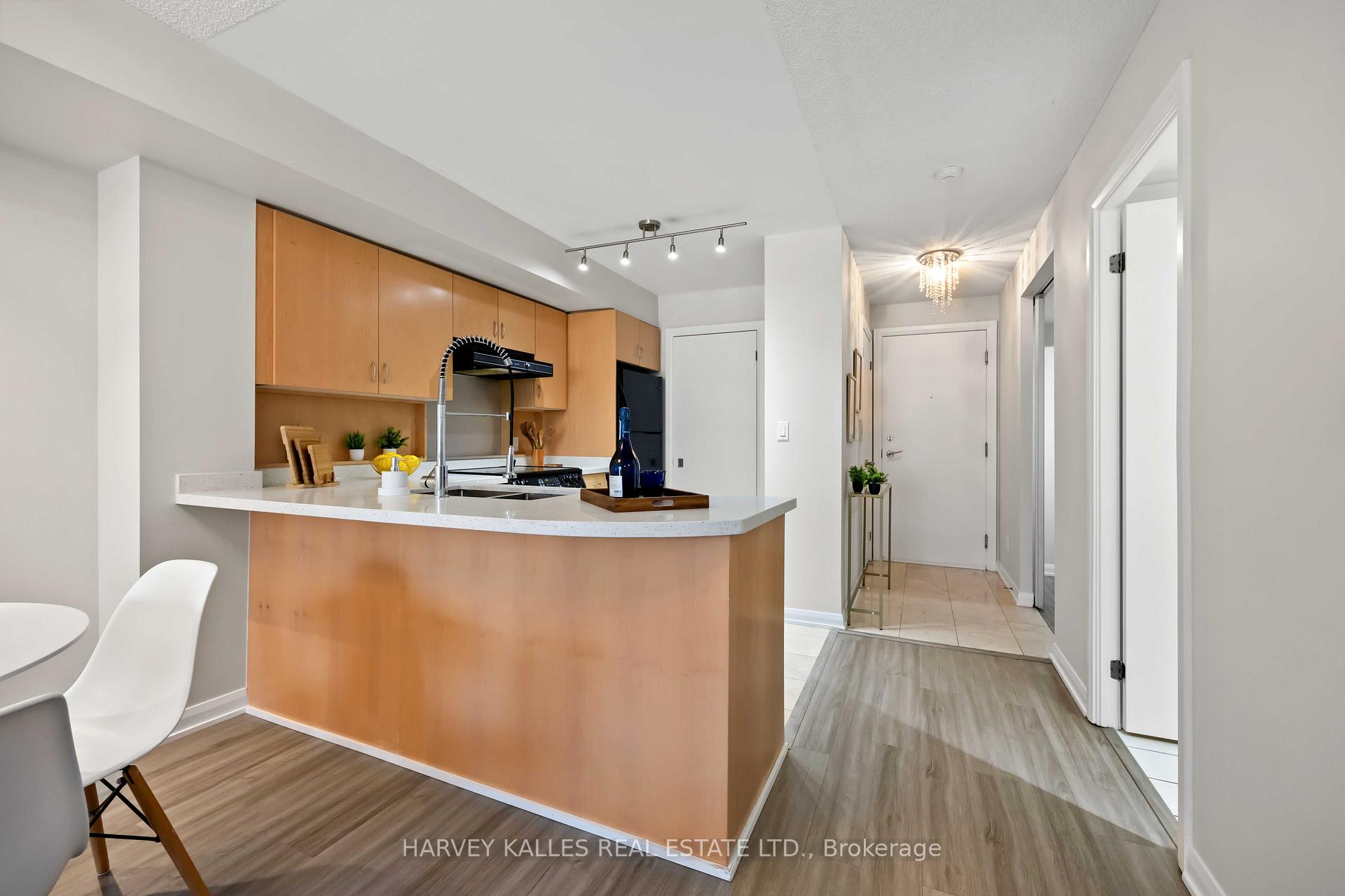 Photo 10 of Unit 416, 18 Beverley Street, Toronto, Kensington-Chinatown — HOMEH
