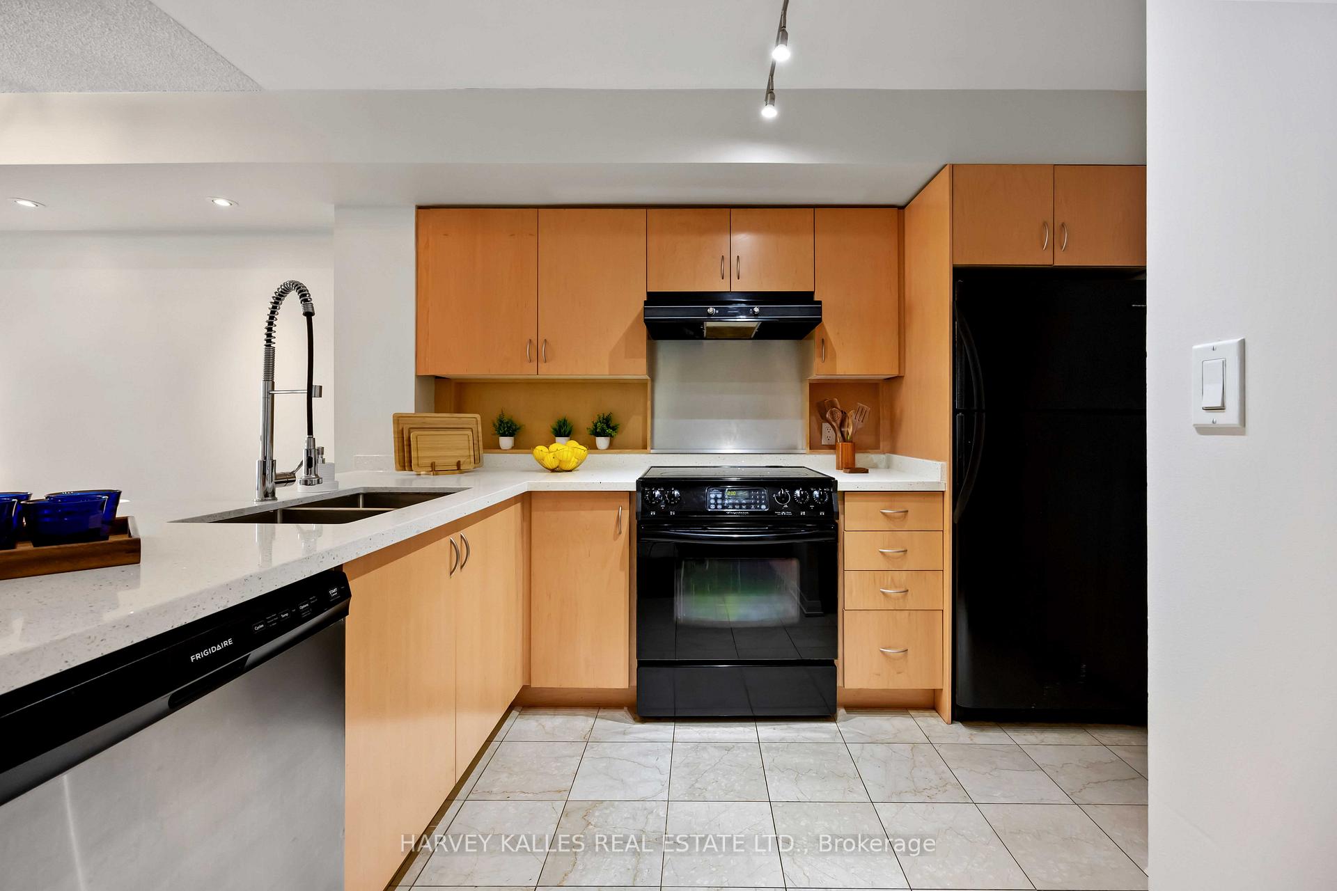 Photo 12 of Unit 416, 18 Beverley Street, Toronto, Kensington-Chinatown — HOMEH