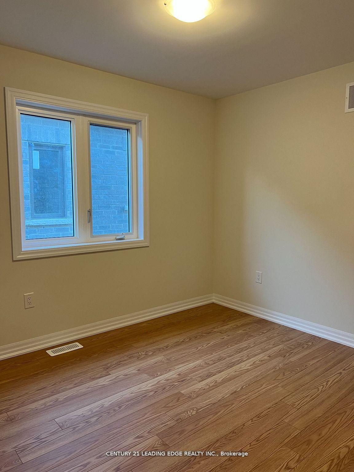 Photo 24 of 42 Ed Ewert Avenue, Clarington, Newcastle — HOMEH