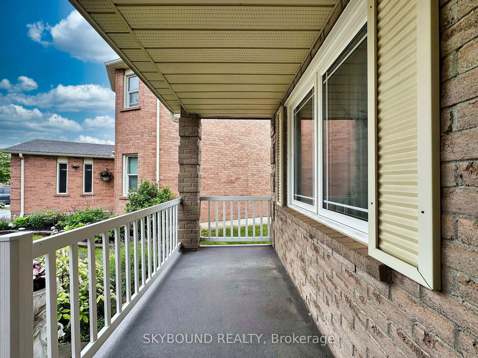 Photo 4 of 4409 Heathgate Crescent, Mississauga, Hurontario — HOMEH