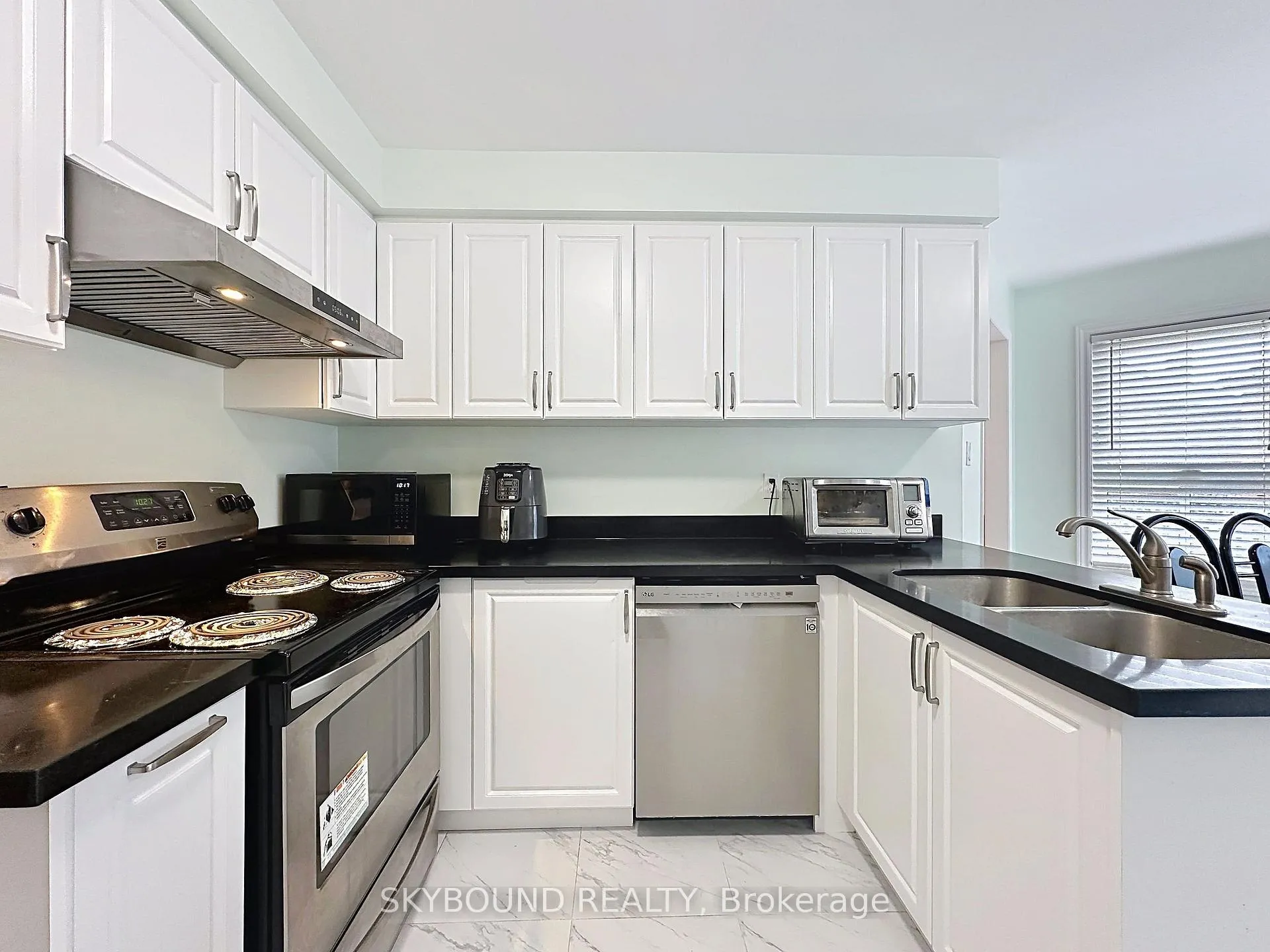 Photo 15 of 4409 Heathgate Crescent, Mississauga, Hurontario — HOMEH