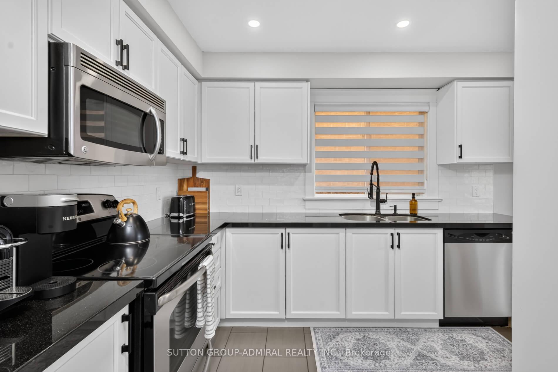 Photo 10 of 7 Emily Carr Crescent, Caledon, Bolton West — HOMEH