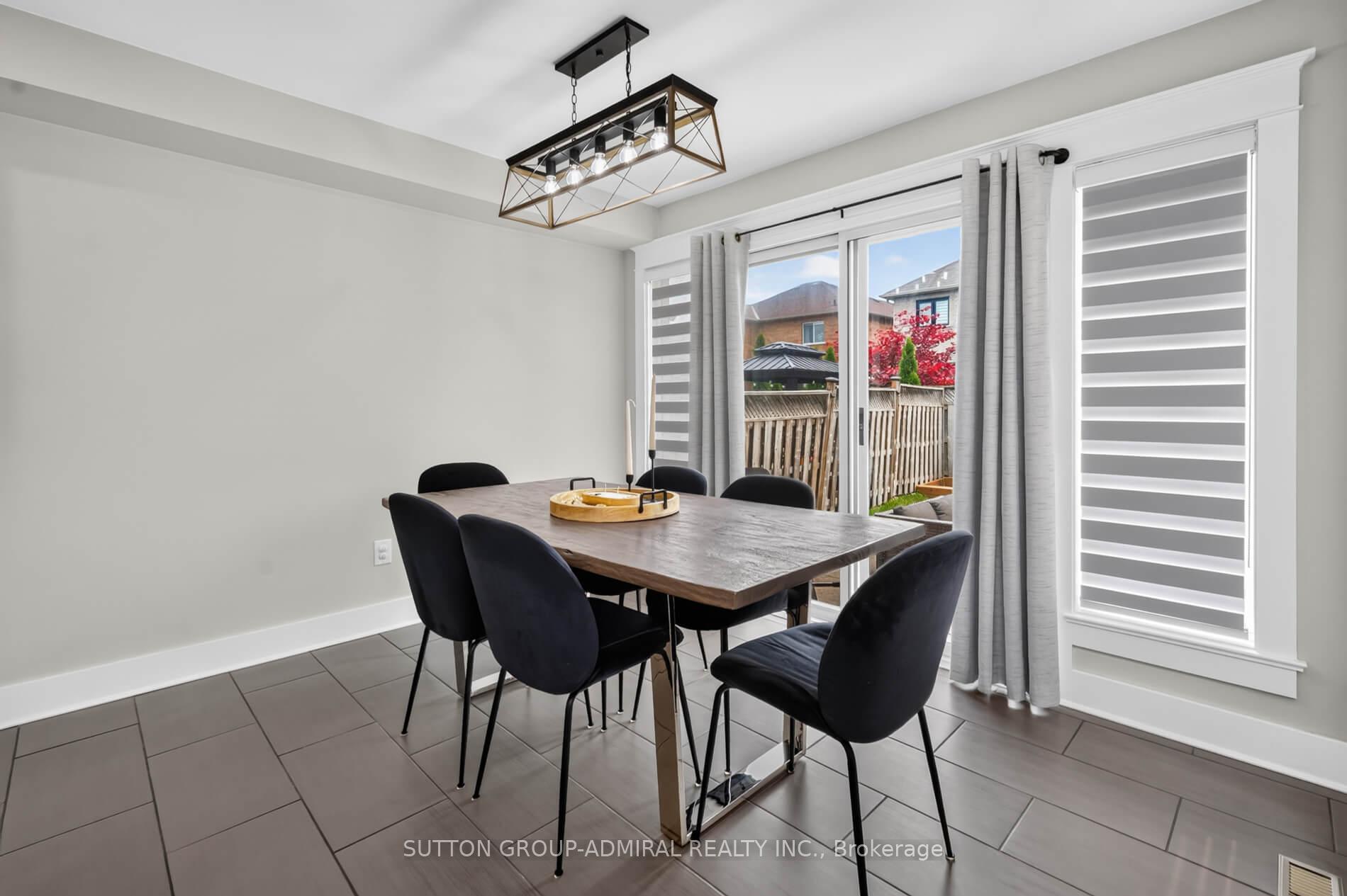 Photo 11 of 7 Emily Carr Crescent, Caledon, Bolton West — HOMEH