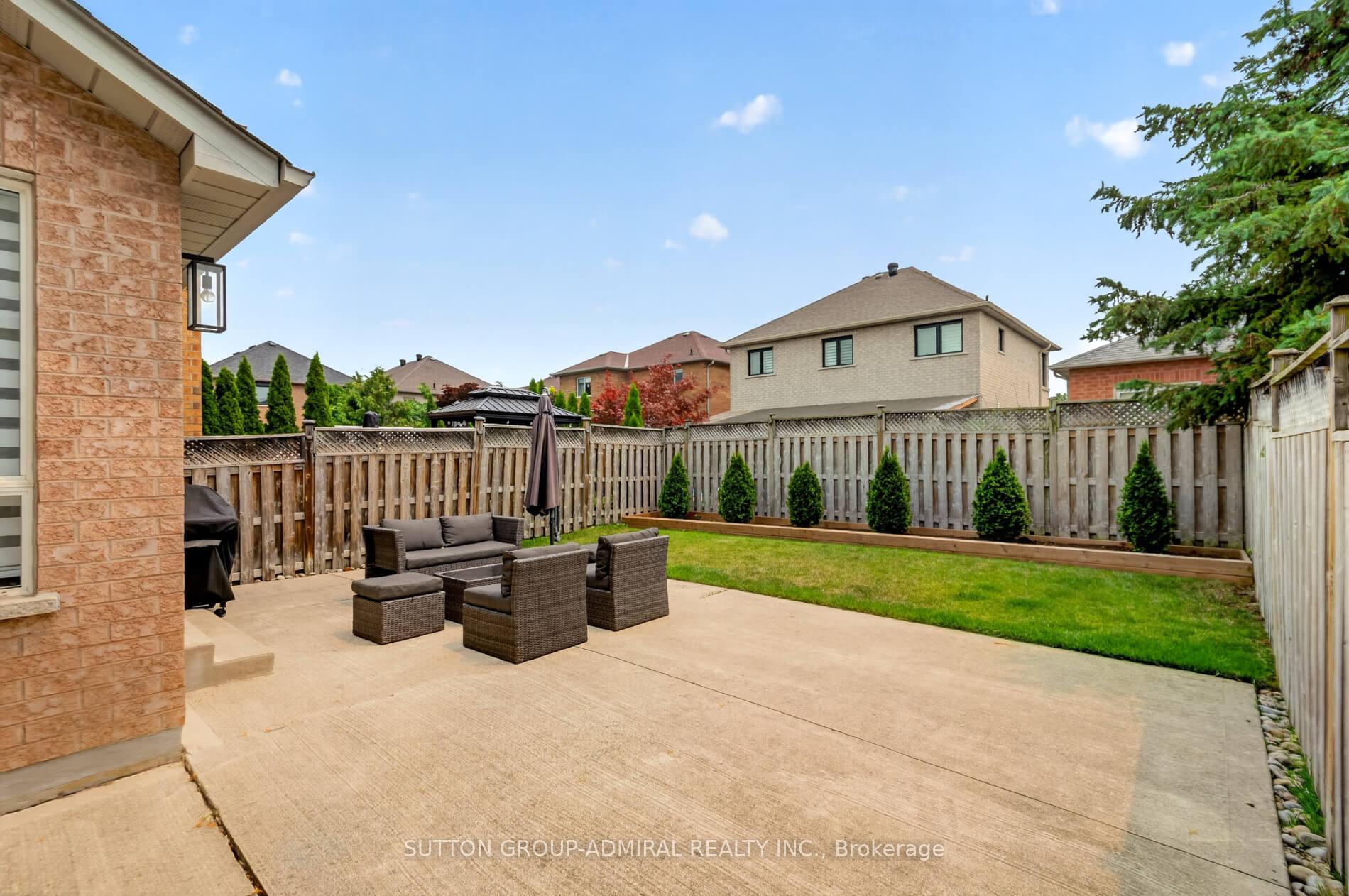 Photo 26 of 7 Emily Carr Crescent, Caledon, Bolton West — HOMEH