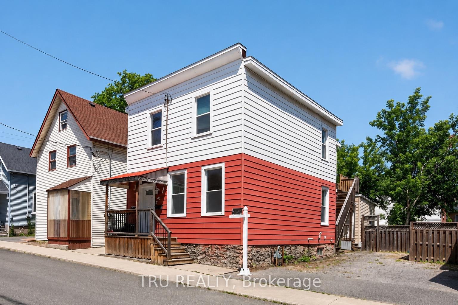 Front of 45 Bell Street N
