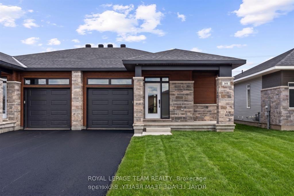 Photo 1 of 1094 Moore Street, Brockville, Brockville — HOMEH
