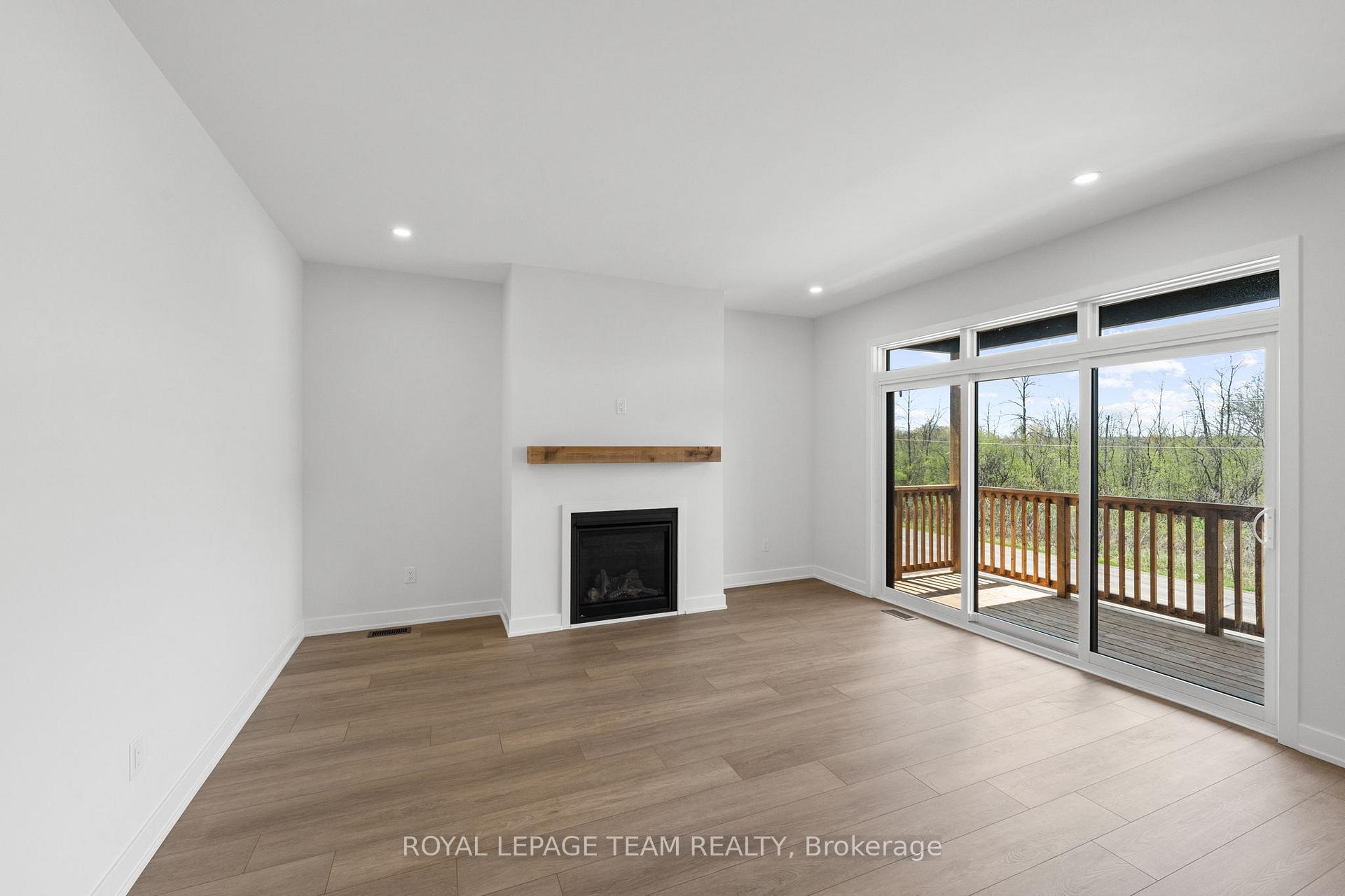 Photo 6 of 1094 Moore Street, Brockville, Brockville — HOMEH