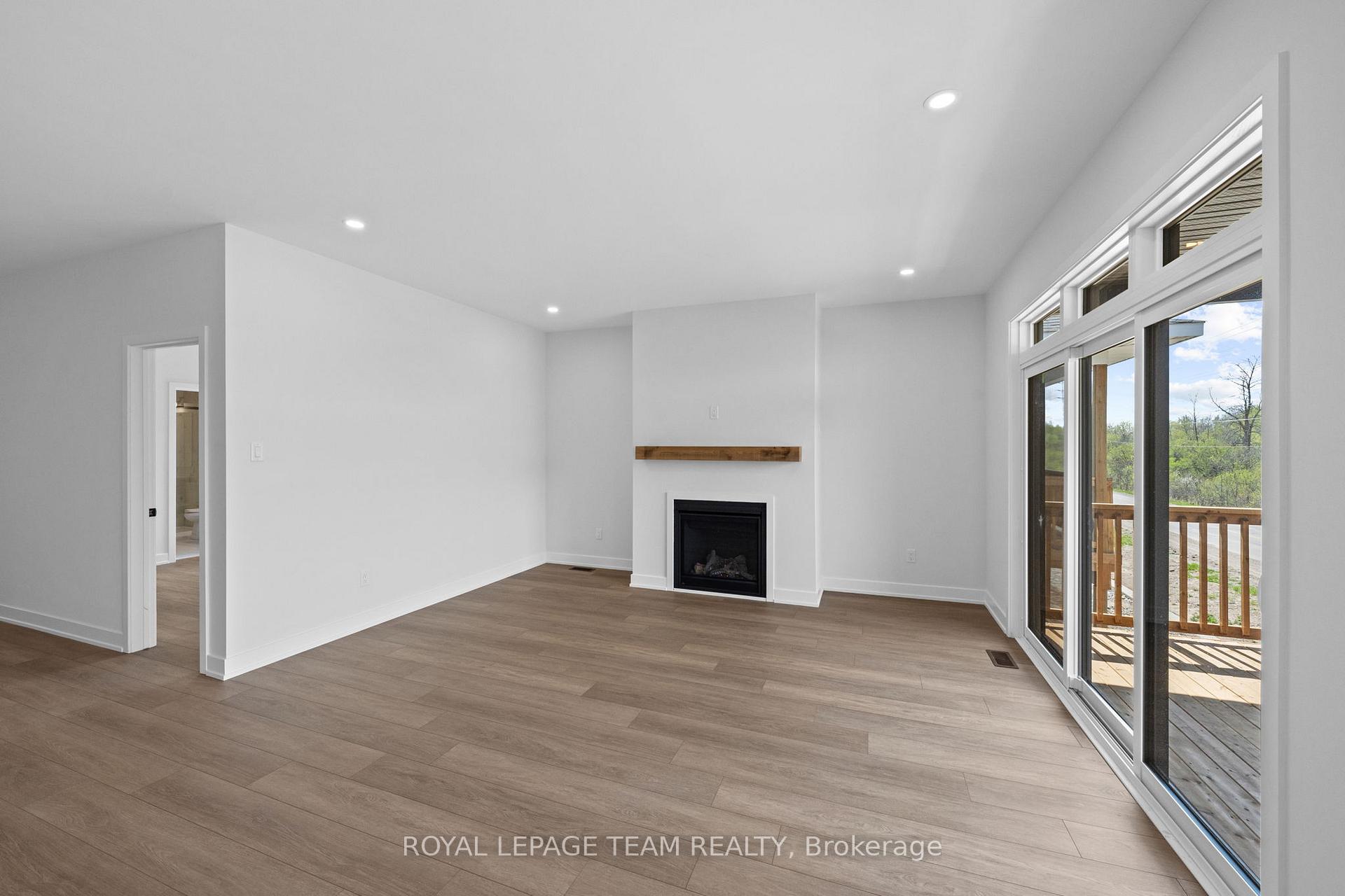 Photo 7 of 1094 Moore Street, Brockville, Brockville — HOMEH