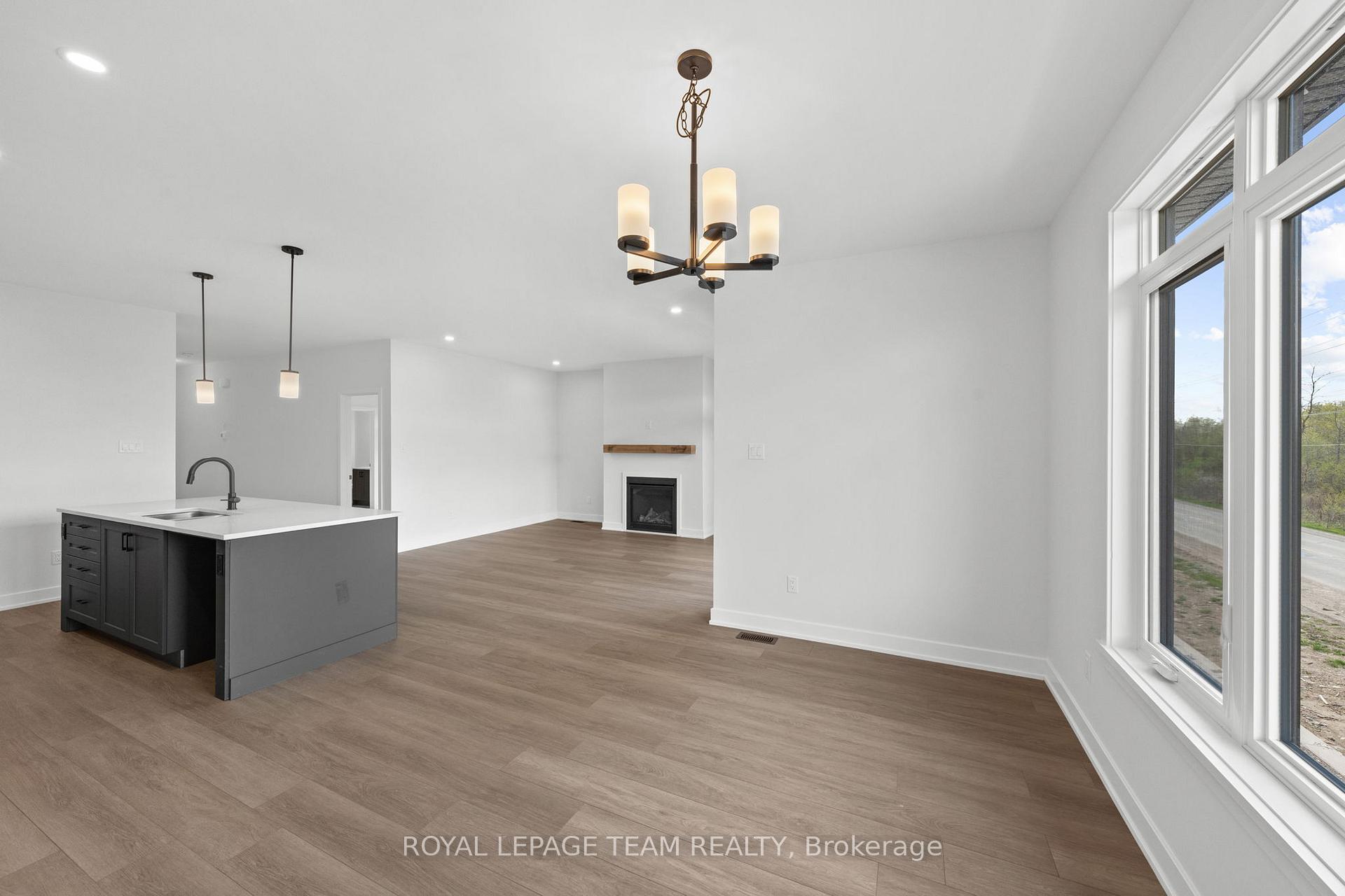Photo 17 of 1094 Moore Street, Brockville, Brockville — HOMEH