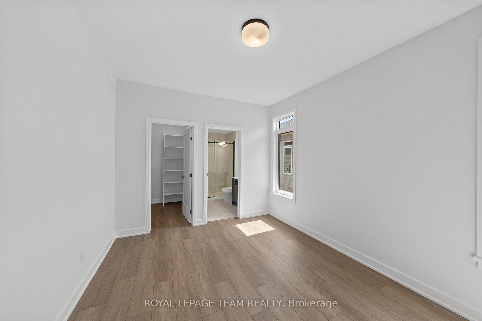 Photo 21 of 1094 Moore Street, Brockville, Brockville — HOMEH