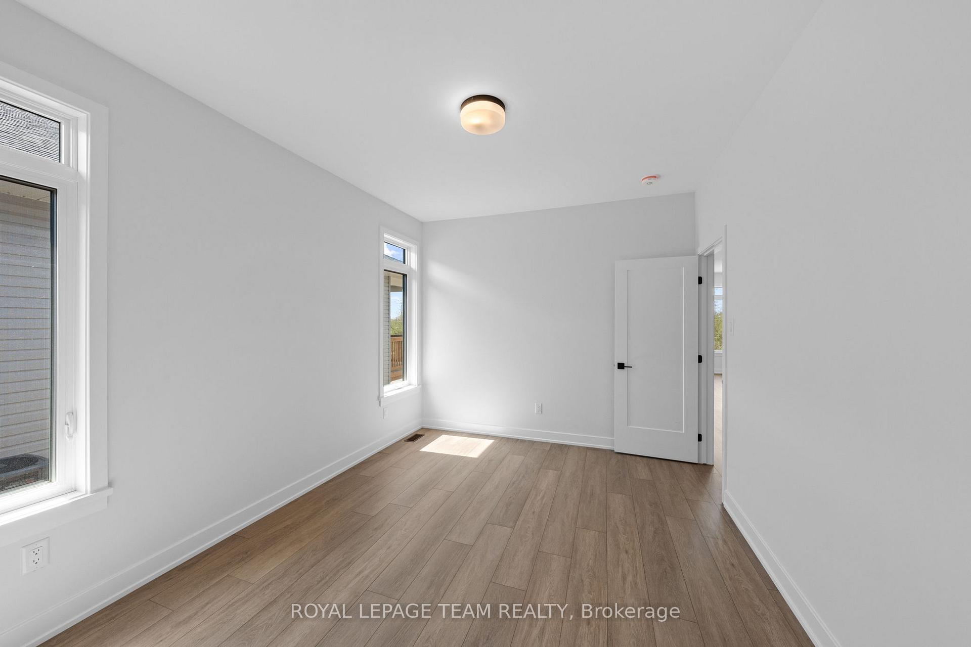 Photo 22 of 1094 Moore Street, Brockville, Brockville — HOMEH