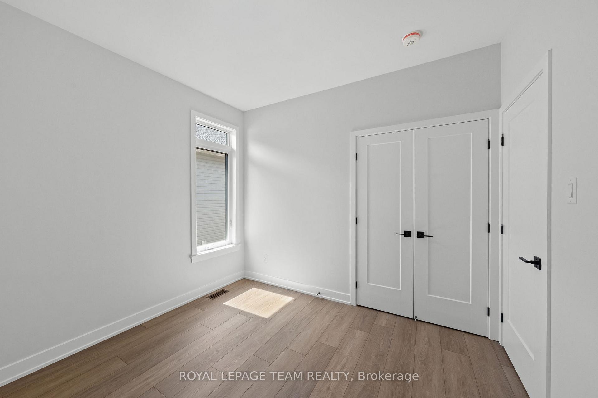Photo 26 of 1094 Moore Street, Brockville, Brockville — HOMEH