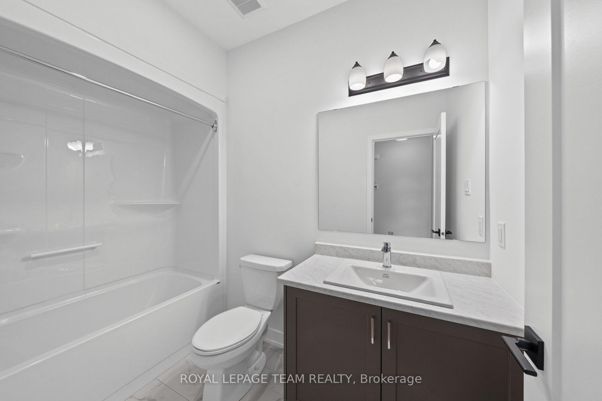 Photo 27 of 1094 Moore Street, Brockville, Brockville — HOMEH