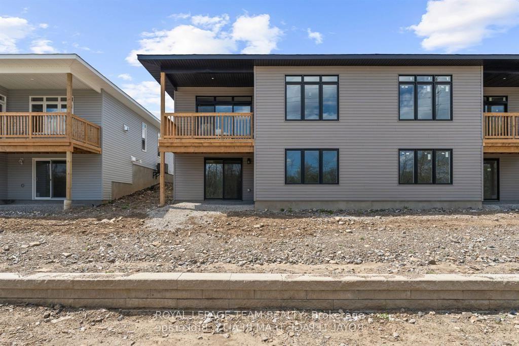 Photo 34 of 1094 Moore Street, Brockville, Brockville — HOMEH