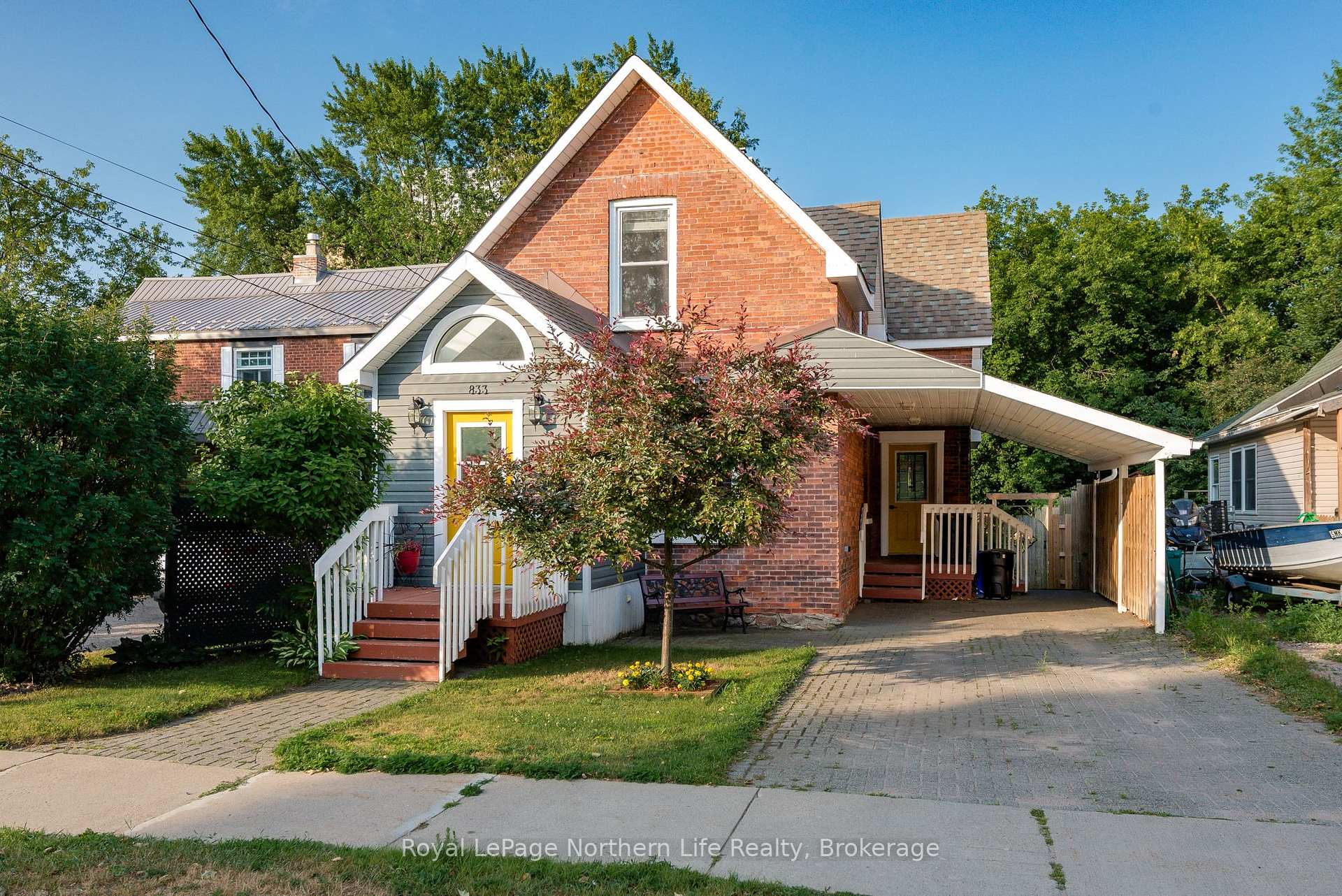 Photo 2 of 833 McIntyre Street W, North Bay, West End — HOMEH