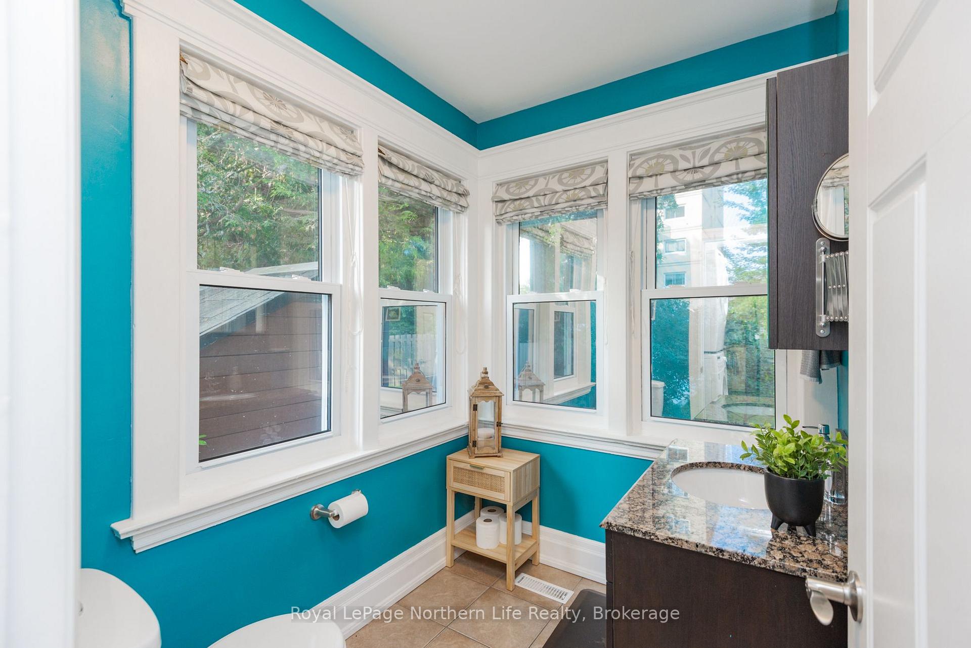 Photo 22 of 833 McIntyre Street W, North Bay, West End — HOMEH