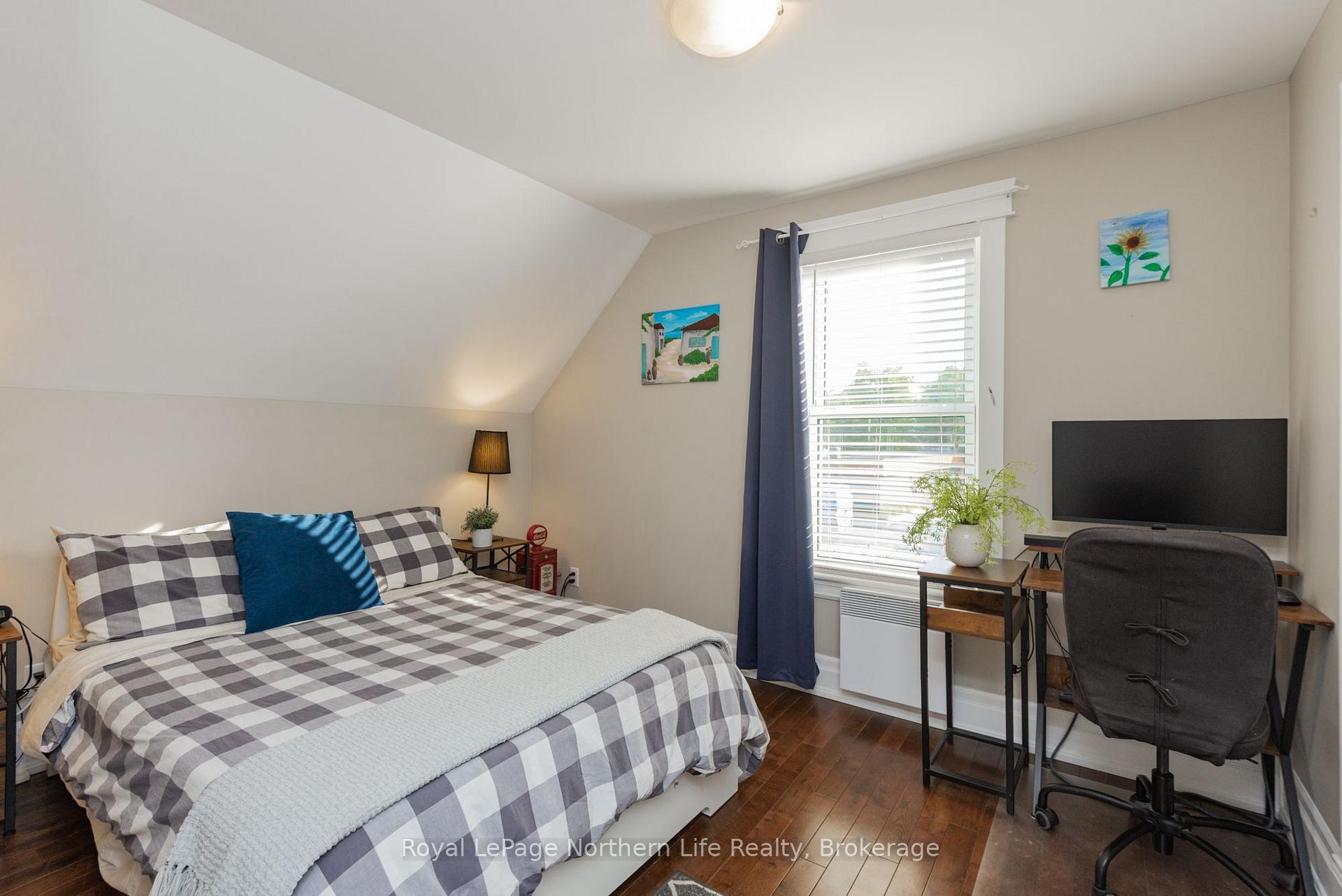 Photo 33 of 833 McIntyre Street W, North Bay, West End — HOMEH