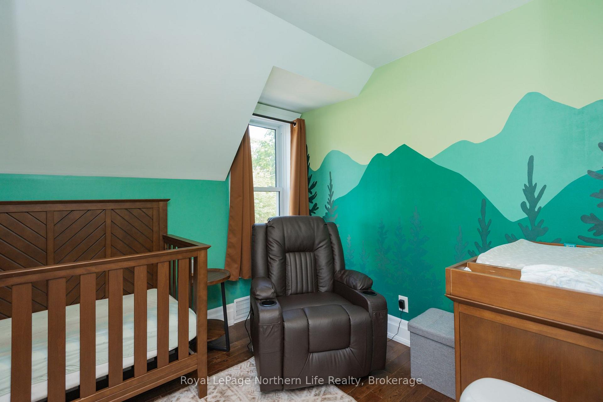 Photo 36 of 833 McIntyre Street W, North Bay, West End — HOMEH