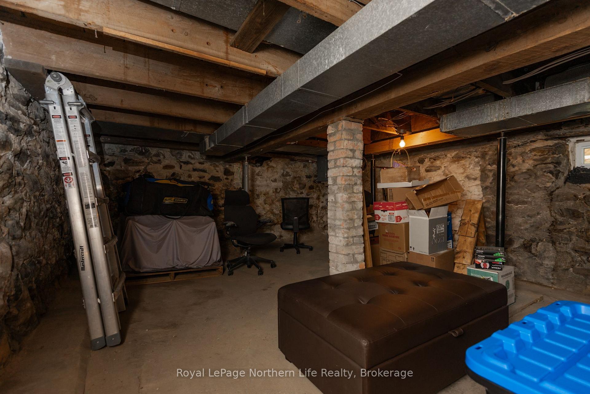 Photo 38 of 833 McIntyre Street W, North Bay, West End — HOMEH
