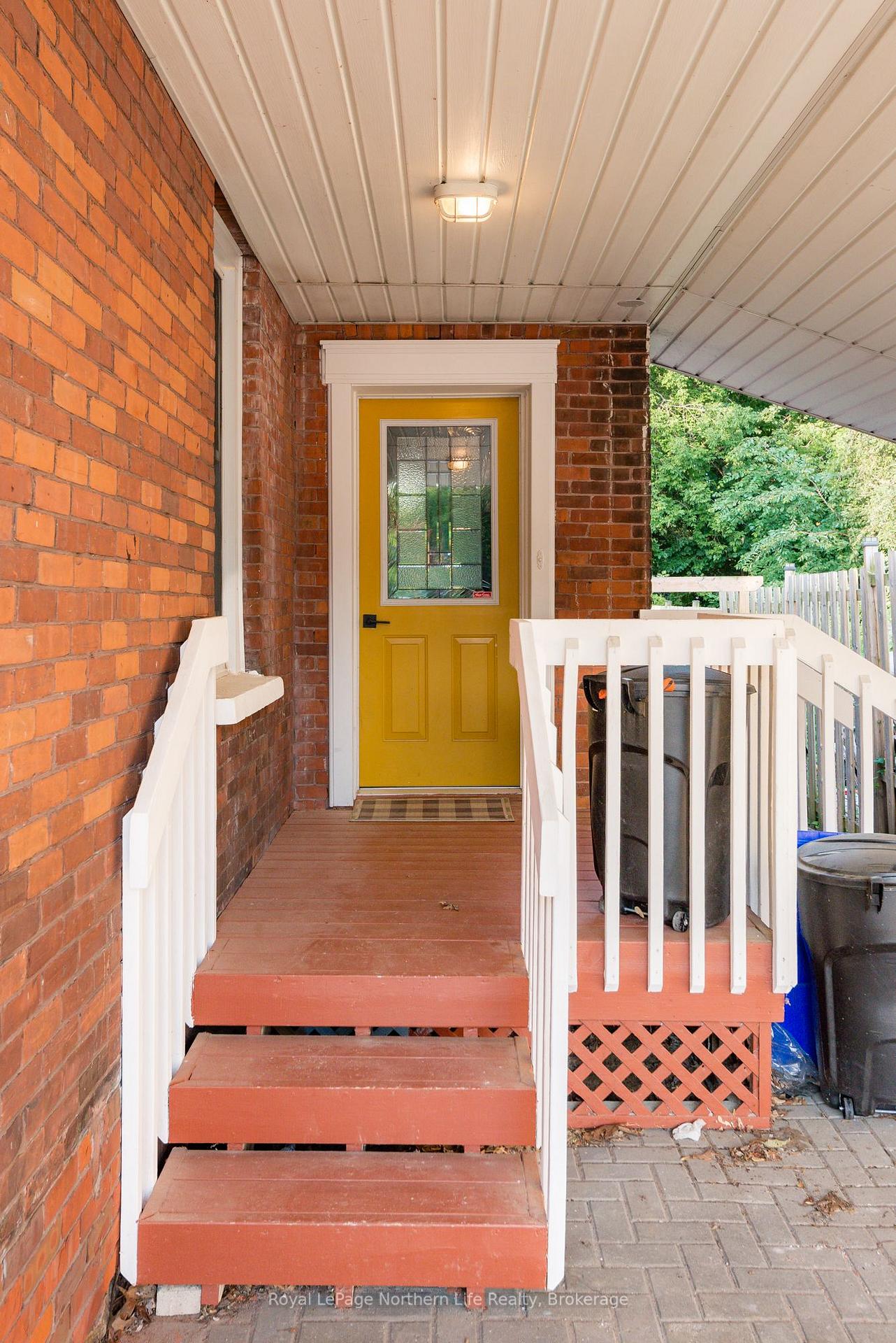 Photo 39 of 833 McIntyre Street W, North Bay, West End — HOMEH