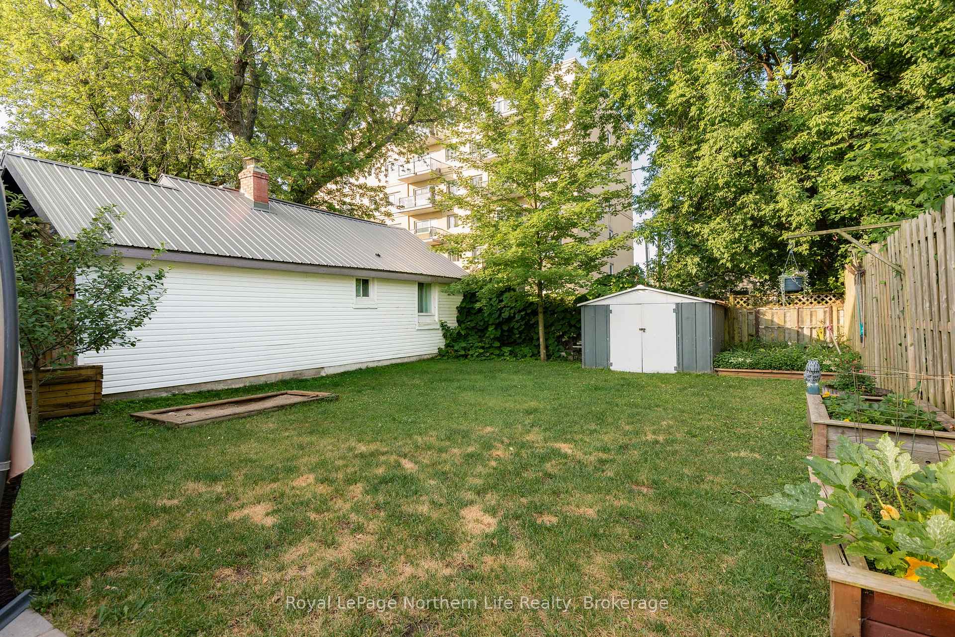 Photo 42 of 833 McIntyre Street W, North Bay, West End — HOMEH