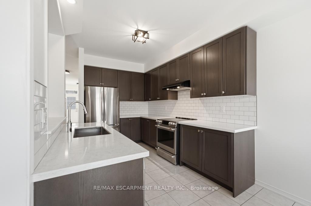 Photo 6 of 10 Cooke Avenue, Brantford, Empire South — HOMEH