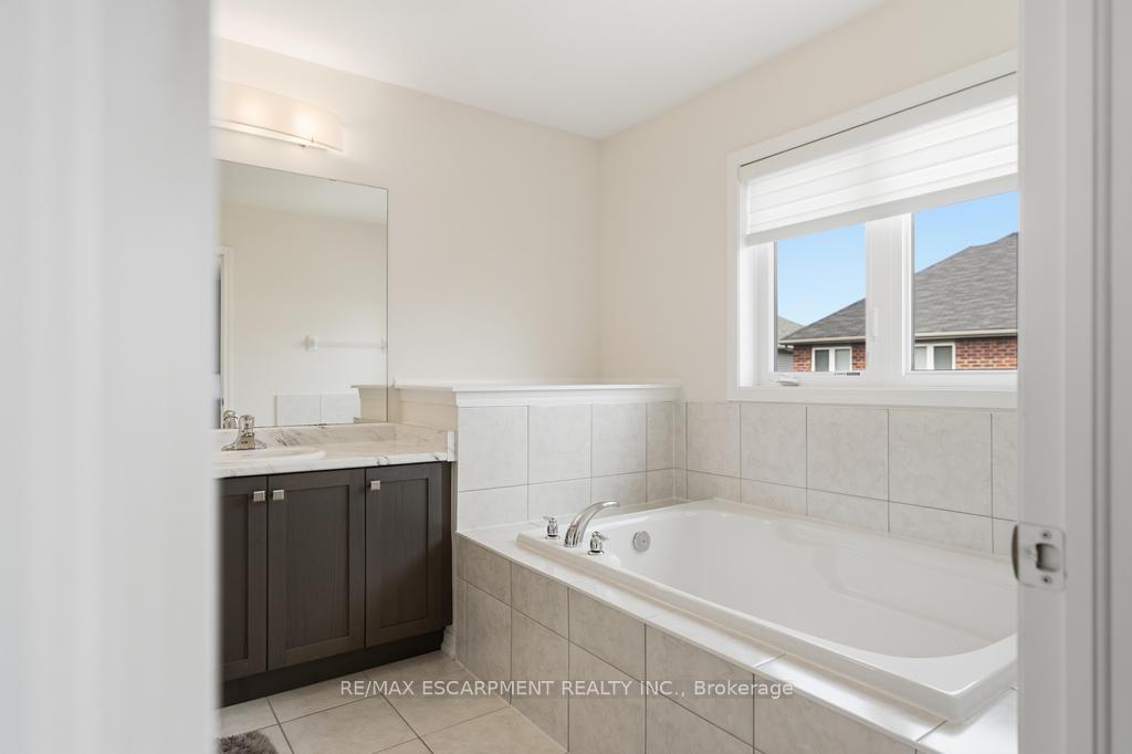 Photo 15 of 10 Cooke Avenue, Brantford, Empire South — HOMEH
