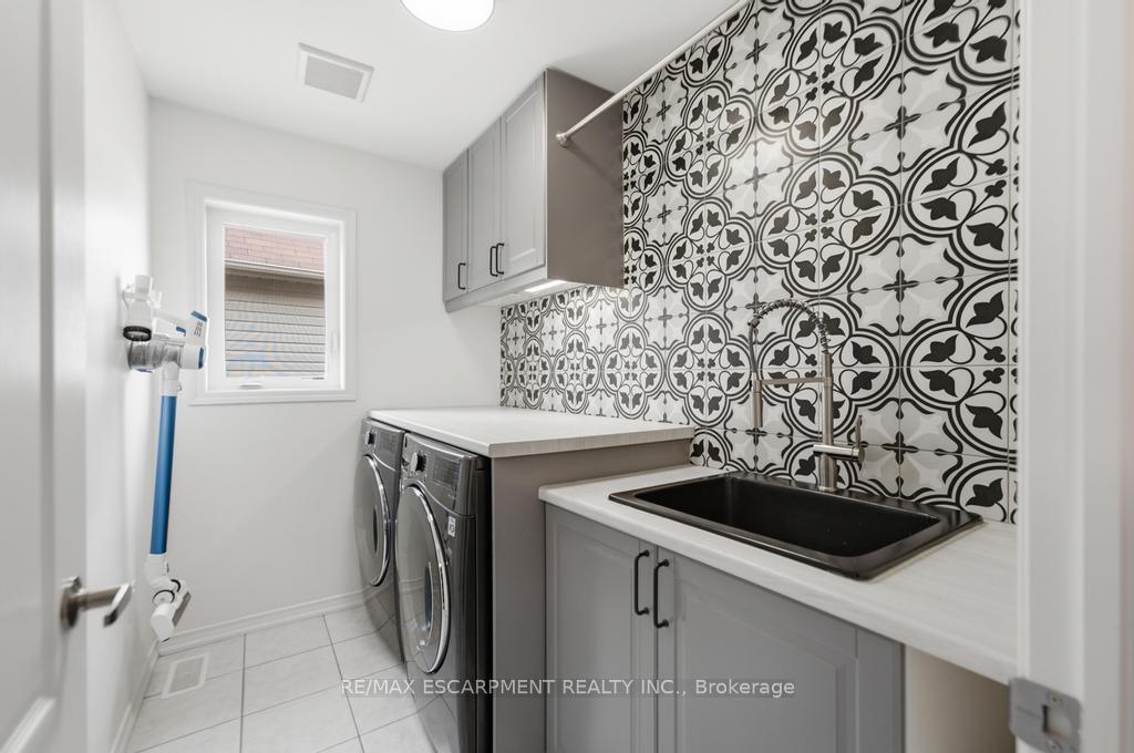 Photo 21 of 10 Cooke Avenue, Brantford, Empire South — HOMEH