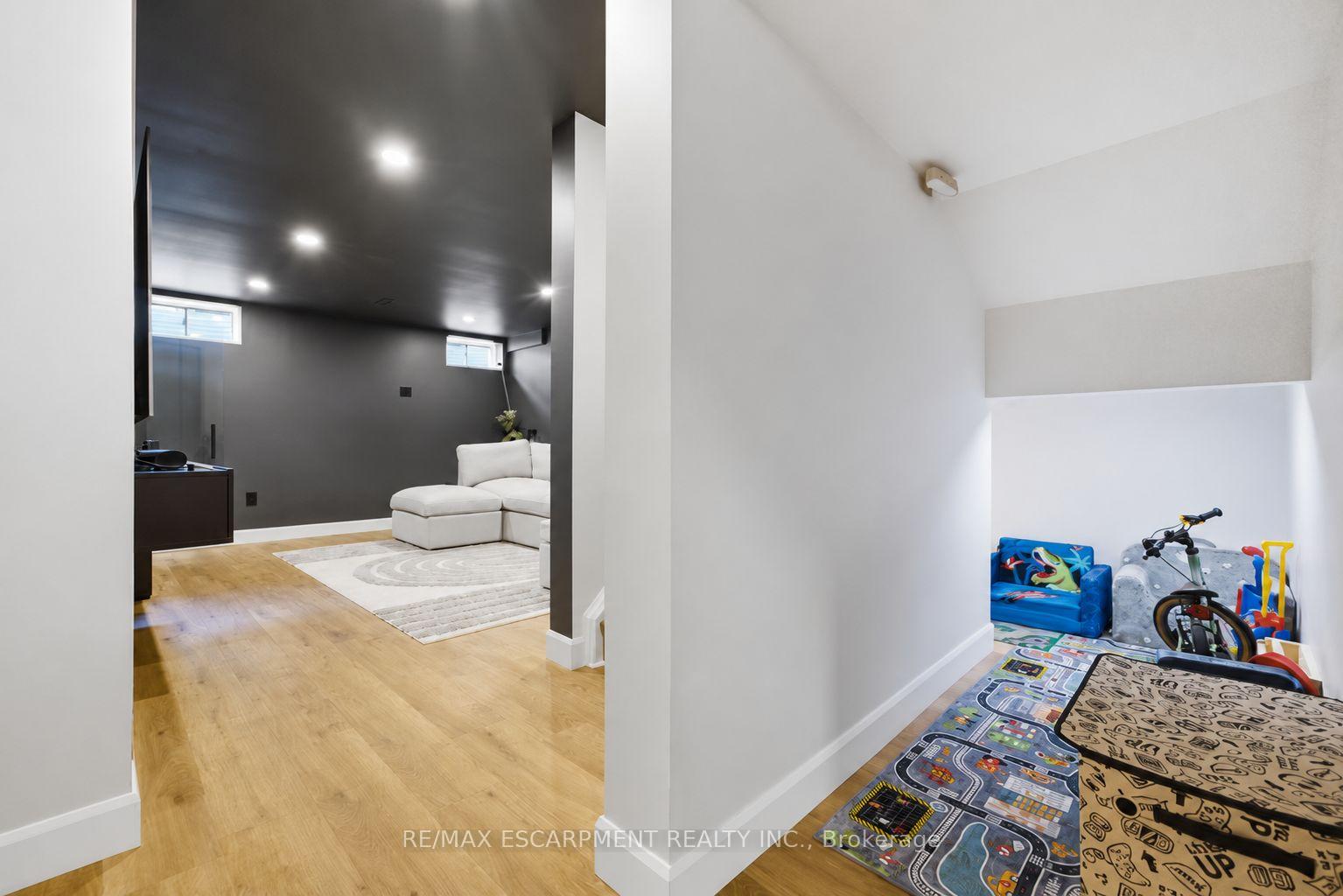 Photo 22 of 10 Cooke Avenue, Brantford, Empire South — HOMEH