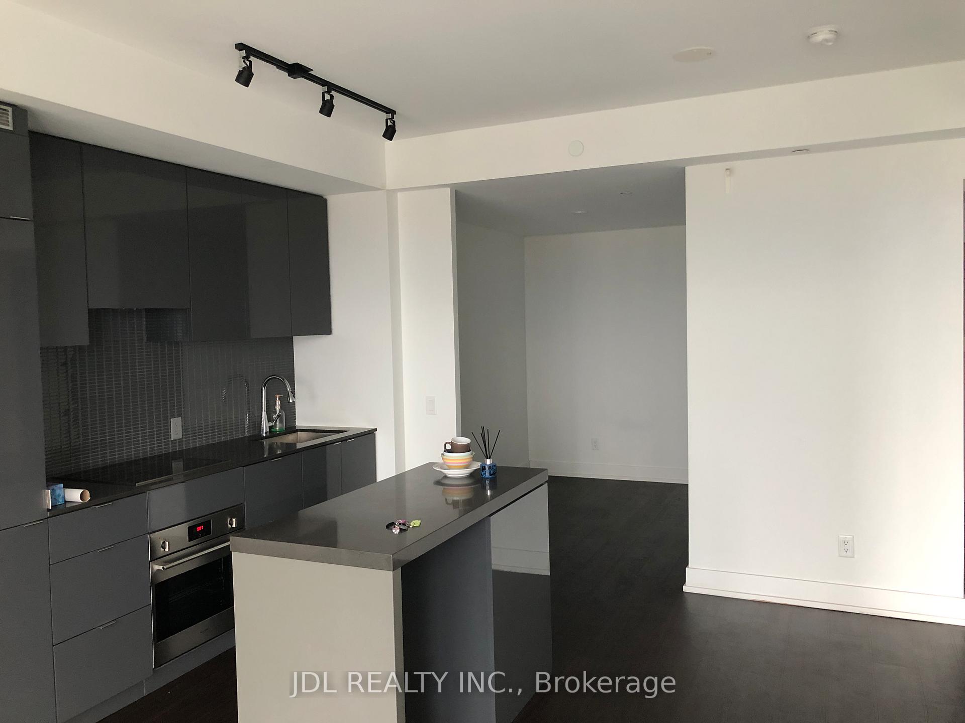 Photo 3 of Unit 5008, 7 Grenville Street, Toronto, Bay Street Corridor — HOMEH