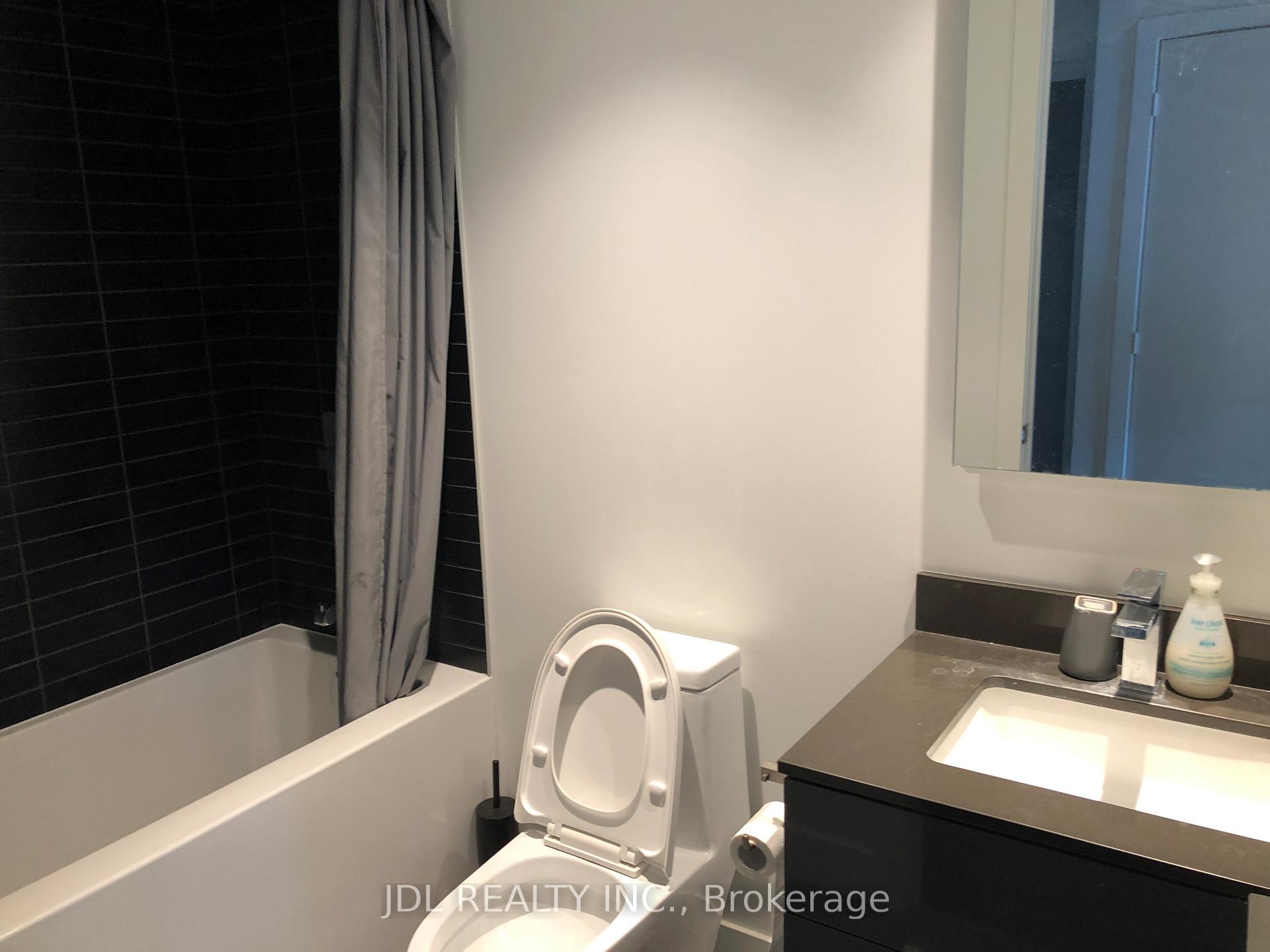 Photo 4 of Unit 5008, 7 Grenville Street, Toronto, Bay Street Corridor — HOMEH