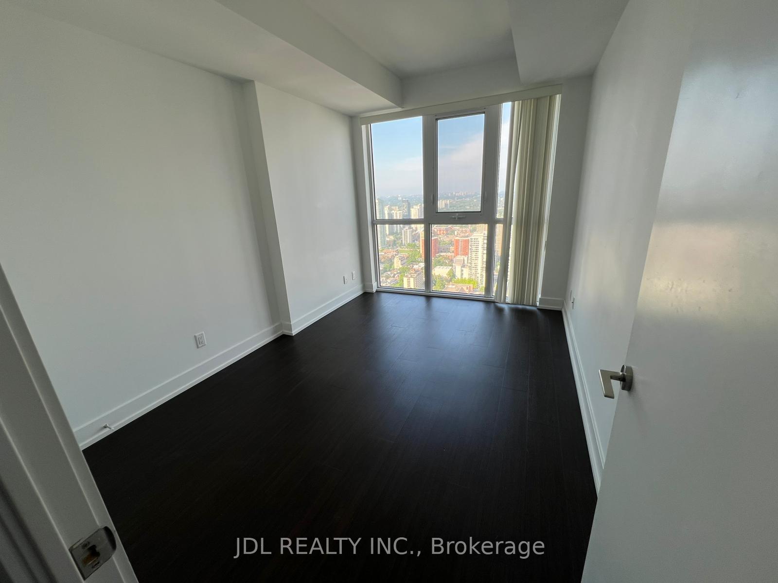 Photo 8 of Unit 5008, 7 Grenville Street, Toronto, Bay Street Corridor — HOMEH