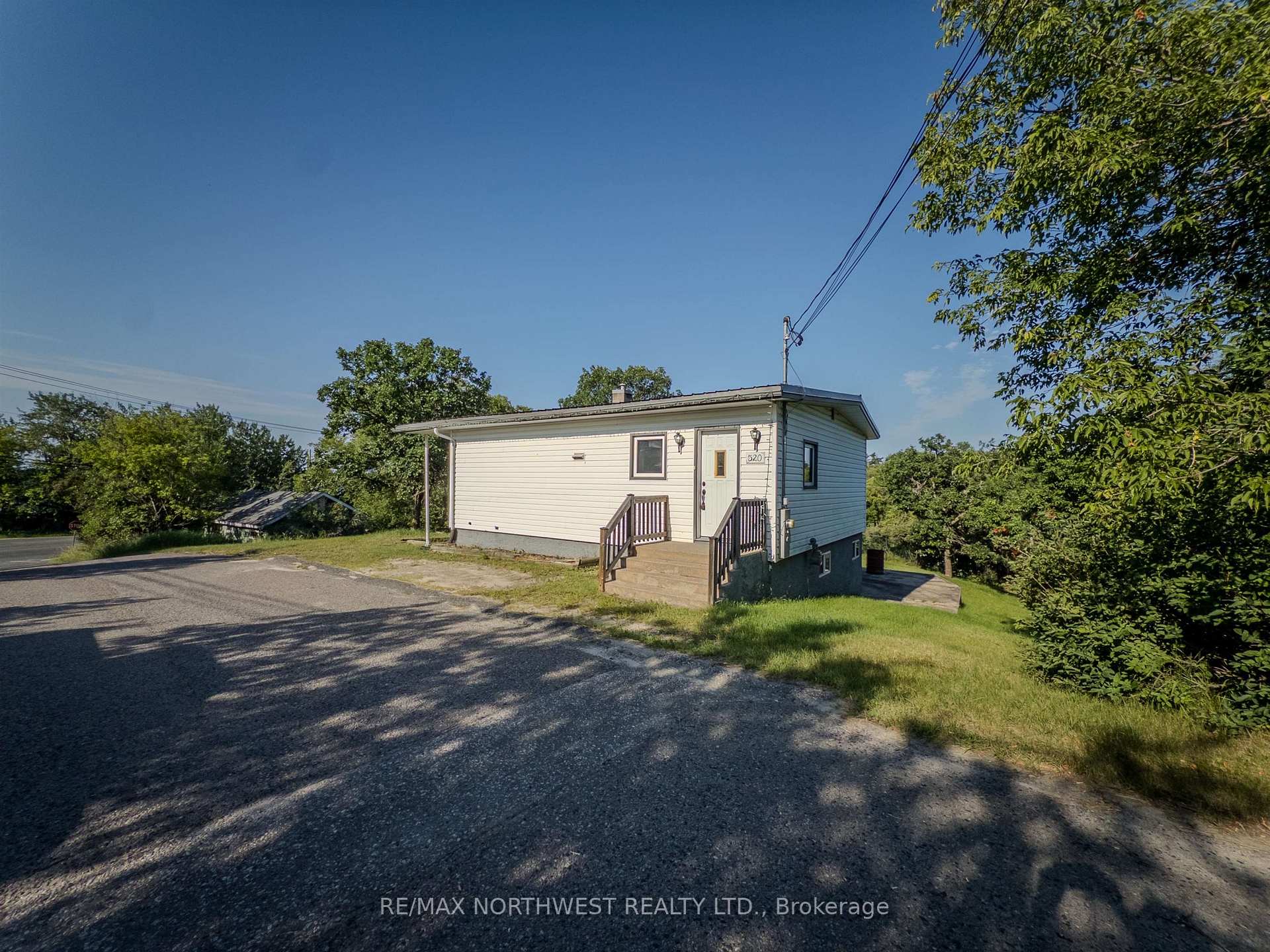 Photo 1 of 520 Portage Street, Kenora, Keewatin — HOMEH