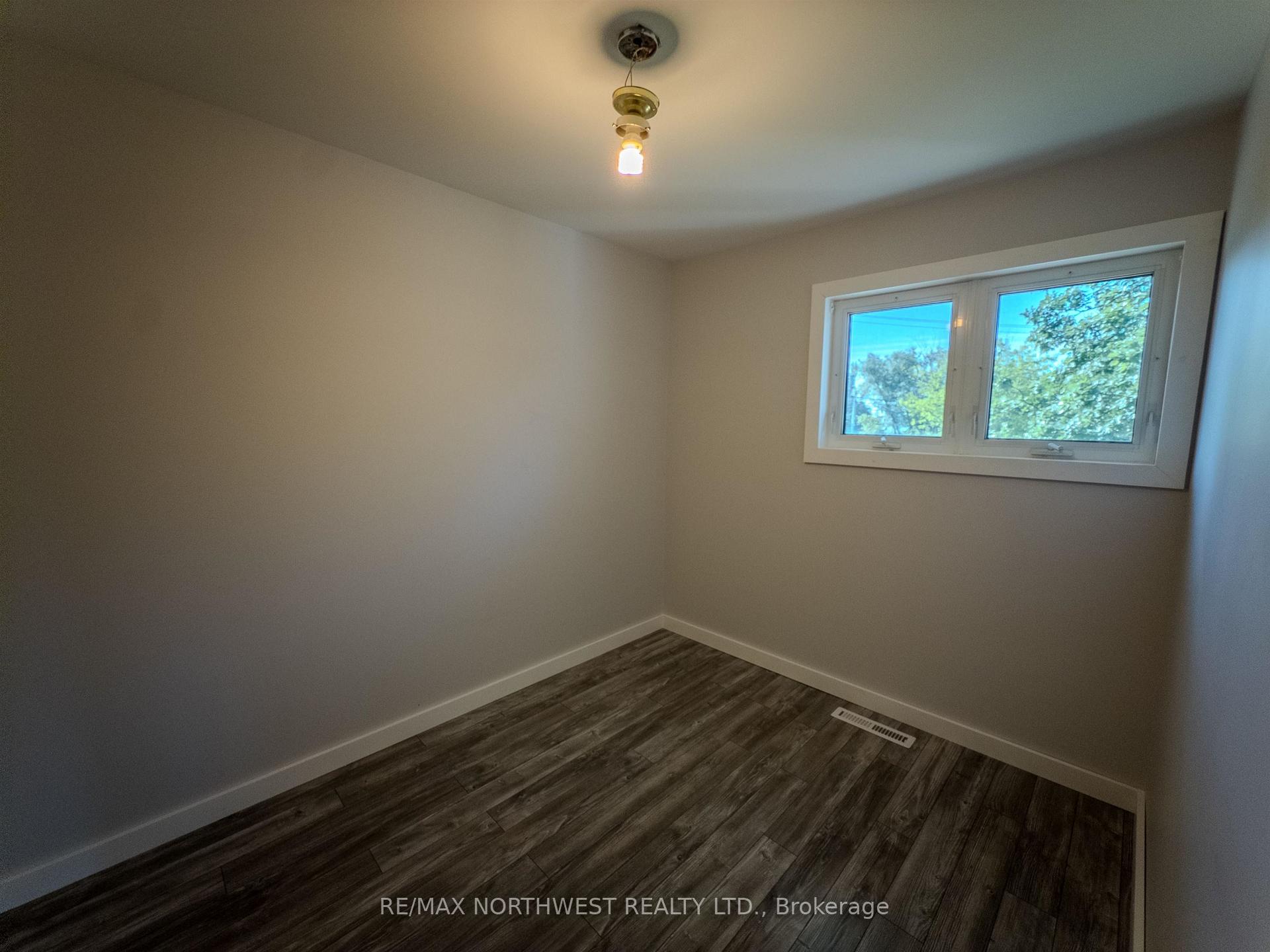 Photo 13 of 520 Portage Street, Kenora, Keewatin — HOMEH