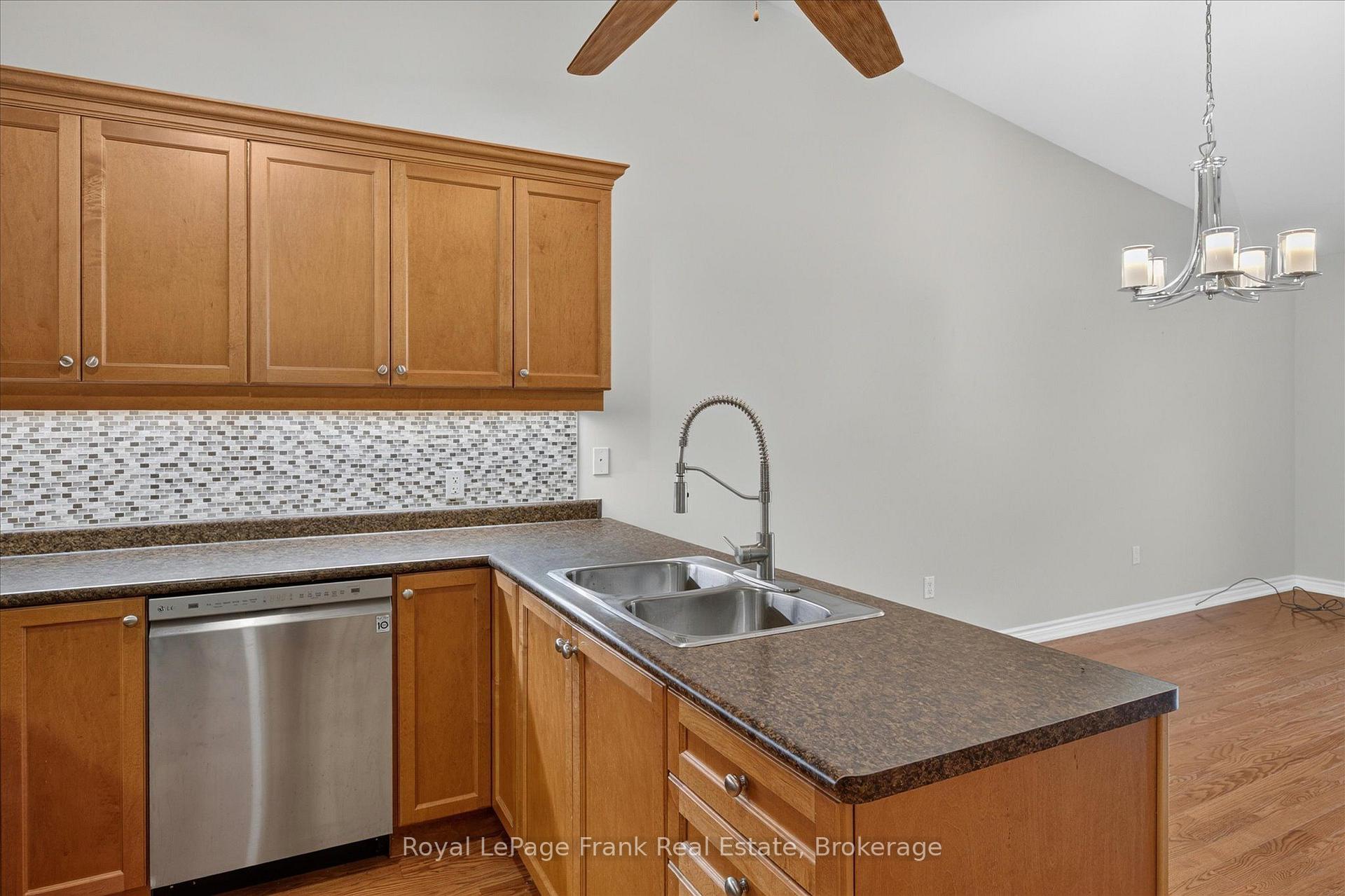 Photo 13 of Unit 60, 49 Village Crescent, Peterborough, Otonabee Ward 1 — HOMEH