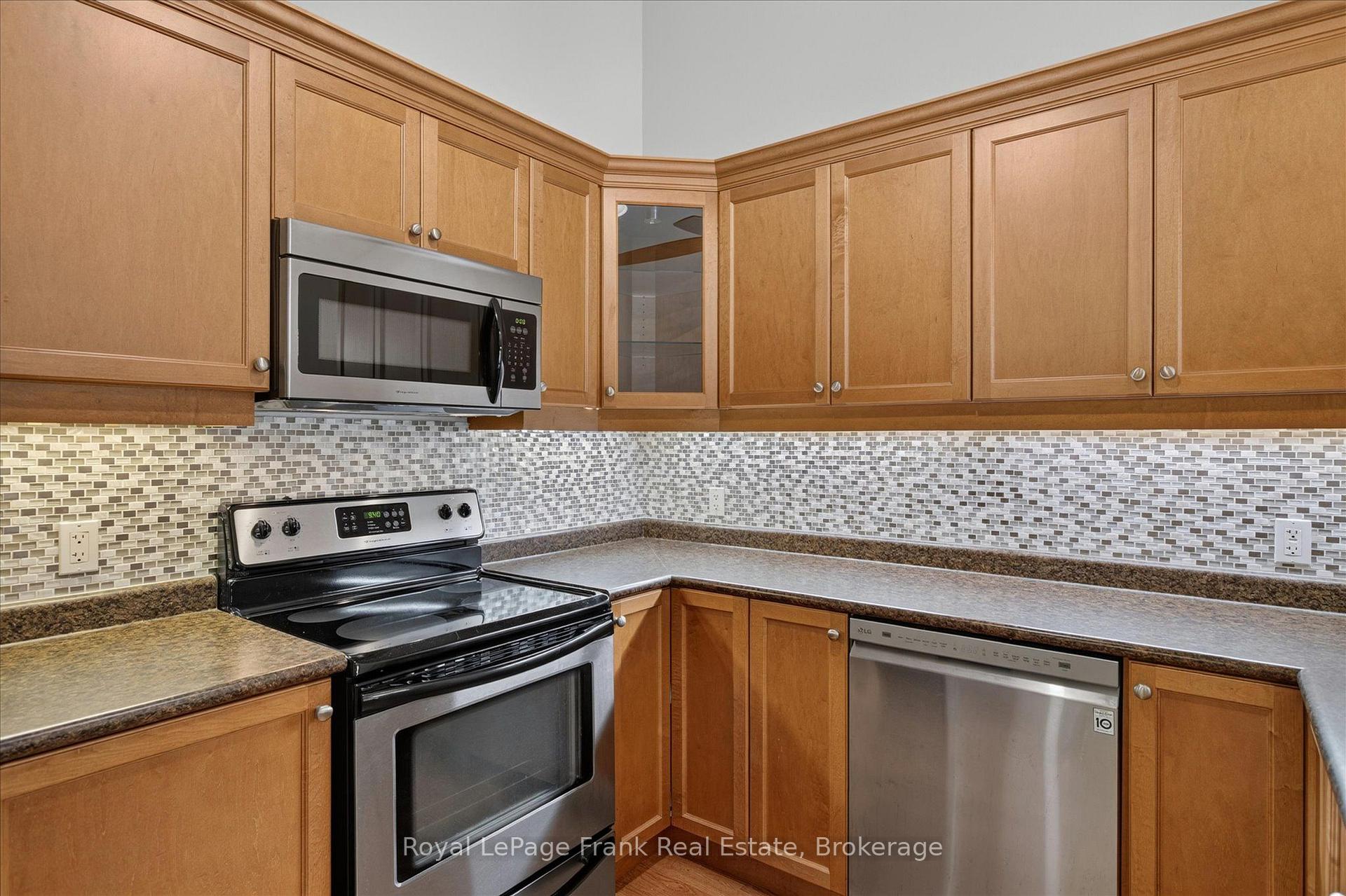Photo 14 of Unit 60, 49 Village Crescent, Peterborough, Otonabee Ward 1 — HOMEH