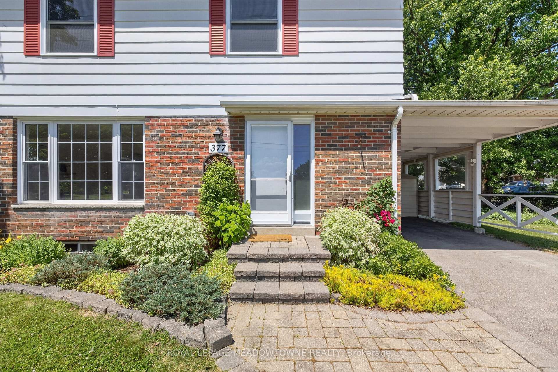 Photo 3 of 377 Delrex Boulevard, Halton Hills, Georgetown — HOMEH