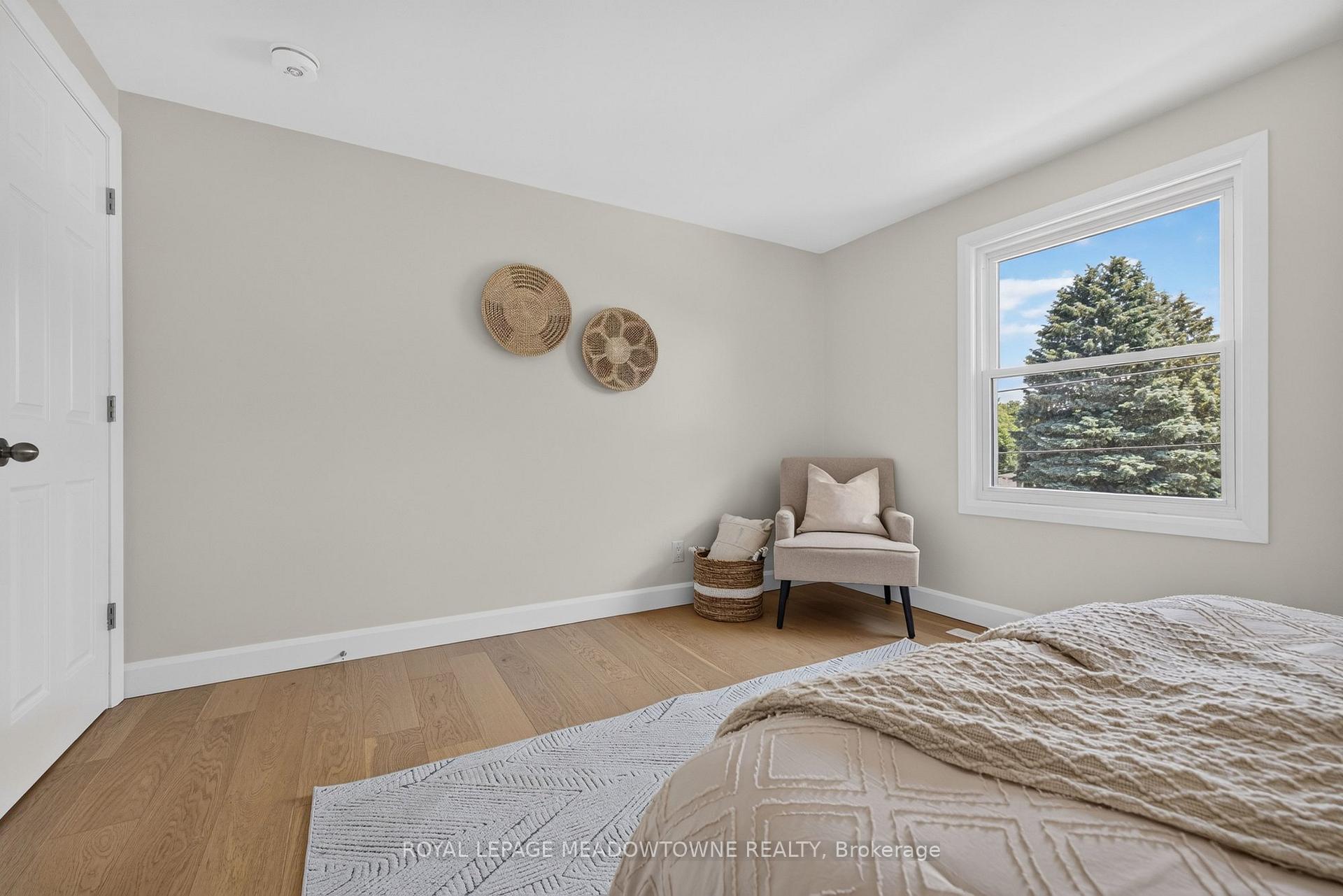 Photo 15 of 377 Delrex Boulevard, Halton Hills, Georgetown — HOMEH