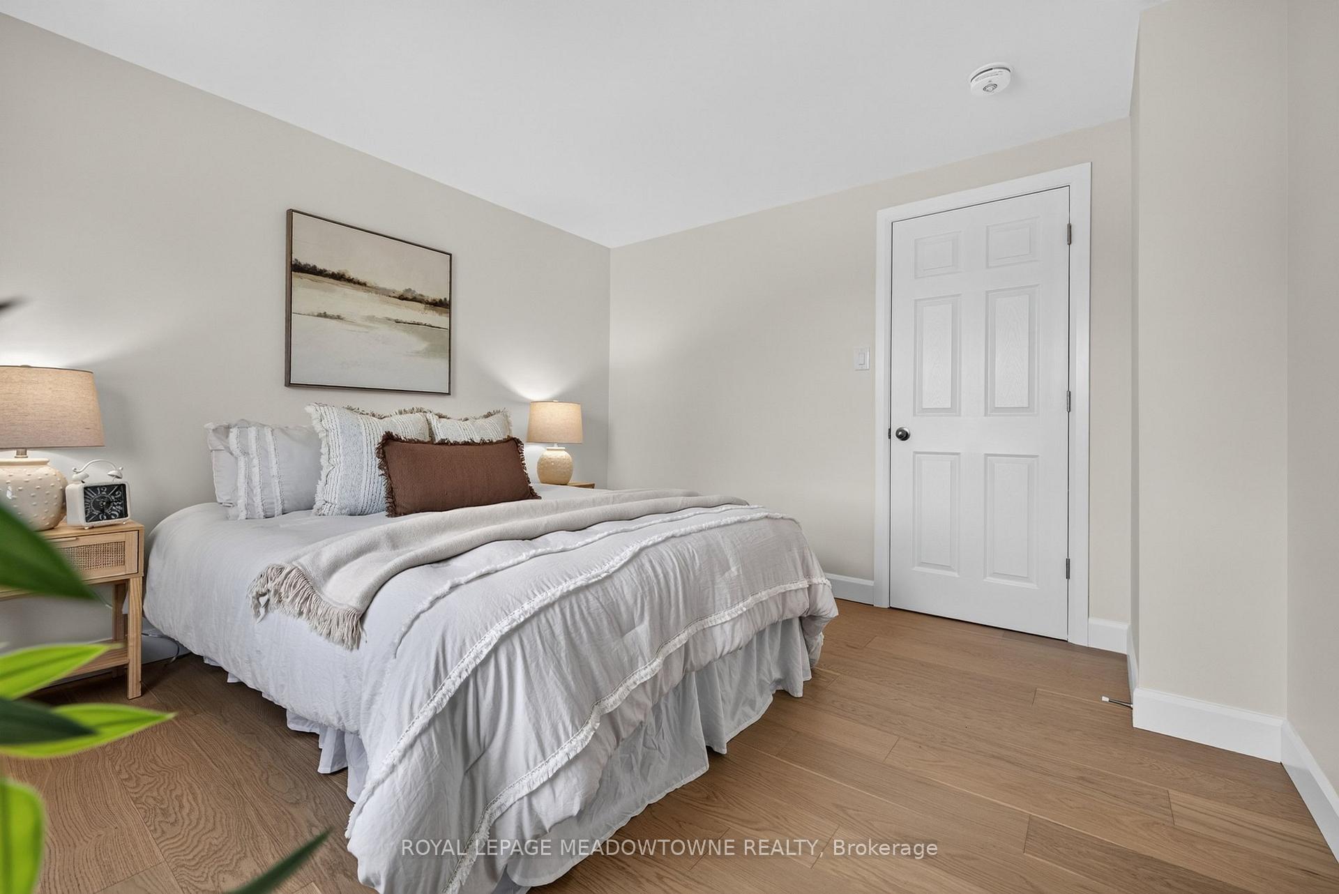 Photo 18 of 377 Delrex Boulevard, Halton Hills, Georgetown — HOMEH