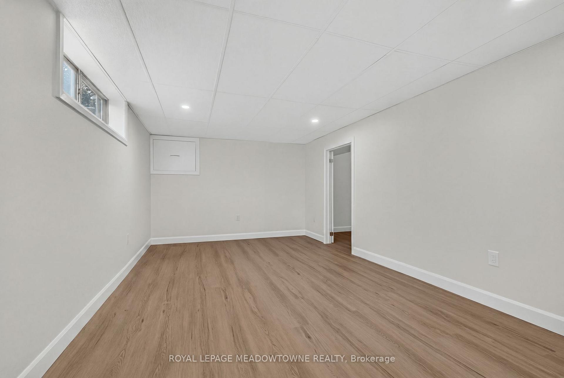 Photo 22 of 377 Delrex Boulevard, Halton Hills, Georgetown — HOMEH