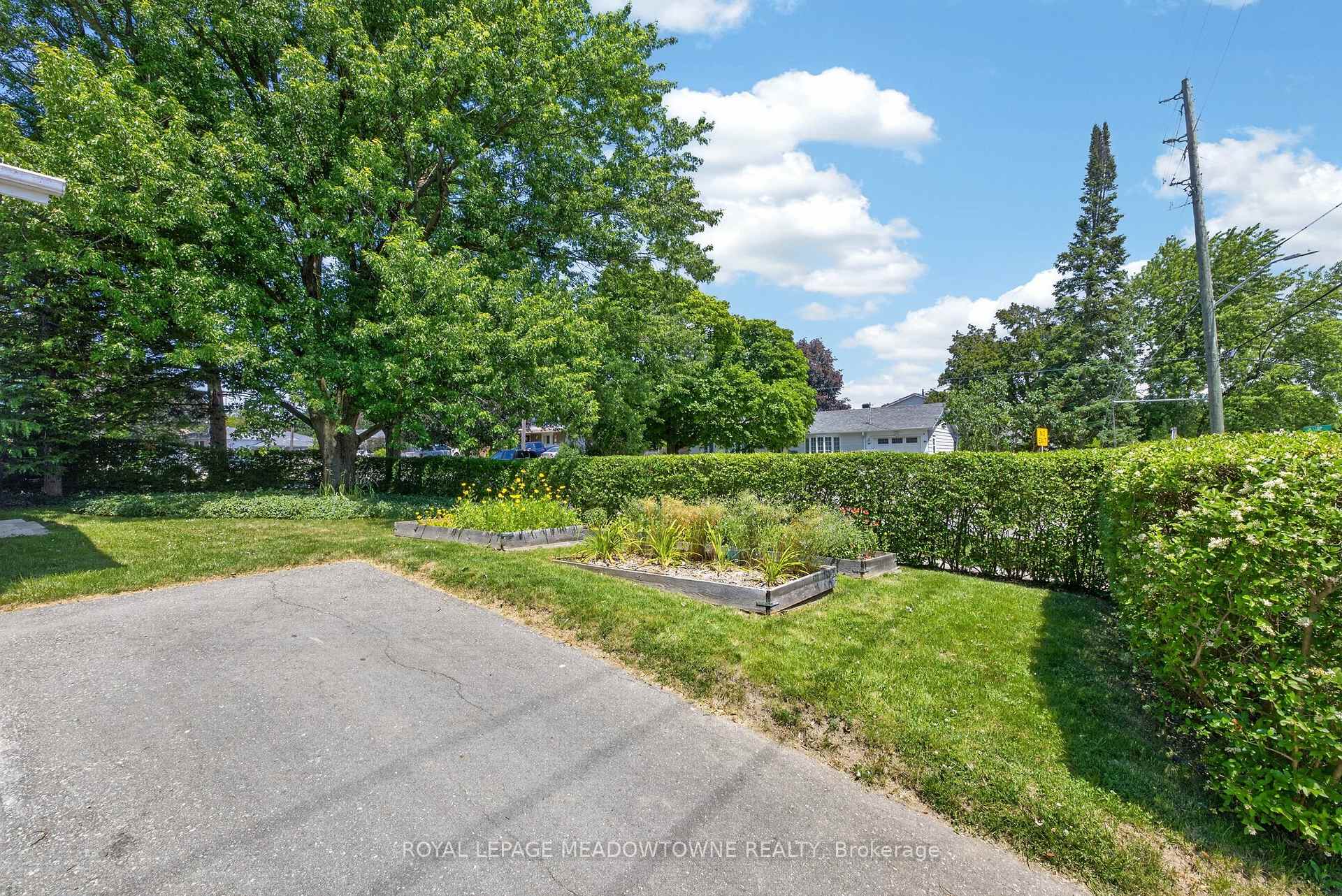 Photo 28 of 377 Delrex Boulevard, Halton Hills, Georgetown — HOMEH
