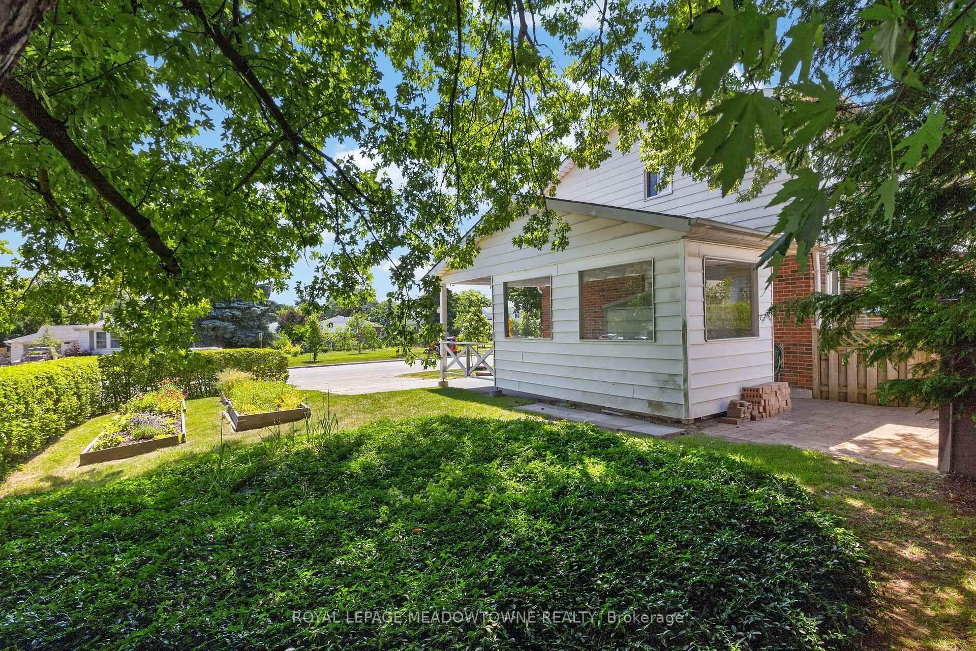 Photo 30 of 377 Delrex Boulevard, Halton Hills, Georgetown — HOMEH