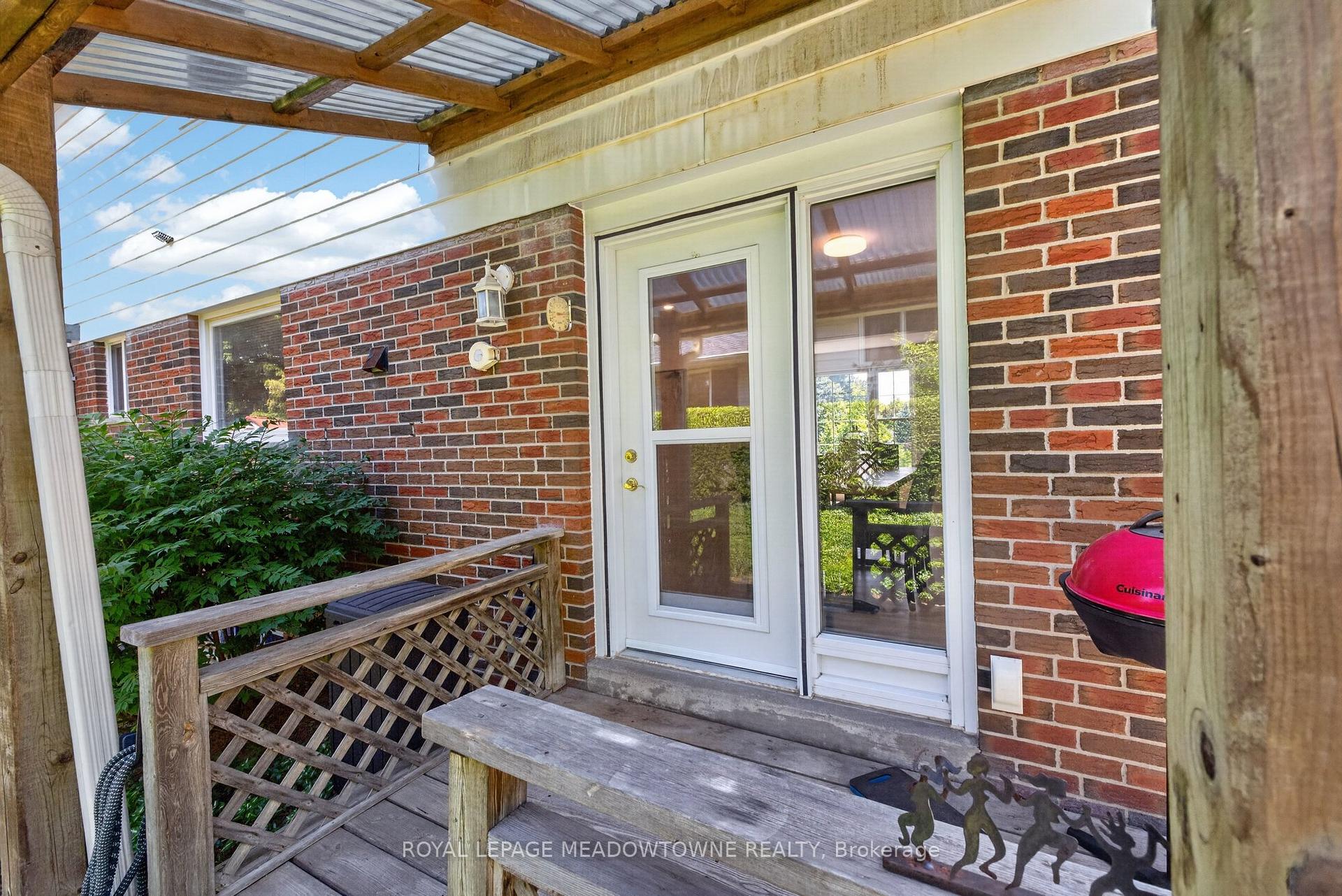 Photo 31 of 377 Delrex Boulevard, Halton Hills, Georgetown — HOMEH