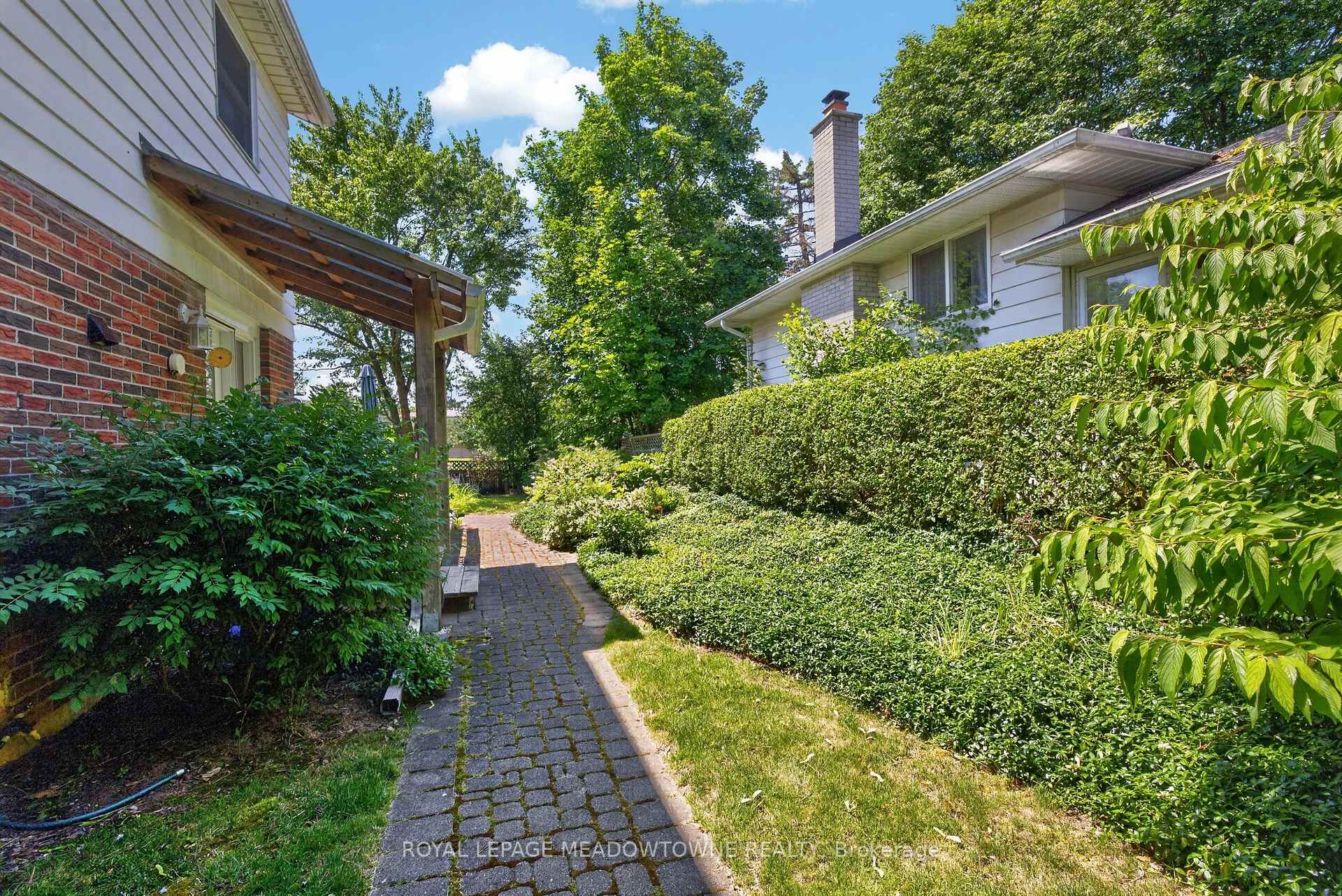 Photo 32 of 377 Delrex Boulevard, Halton Hills, Georgetown — HOMEH